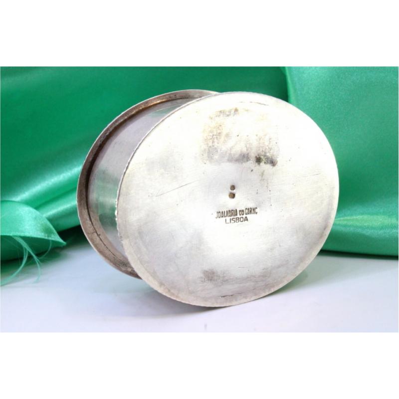 19th Century Elliptical silver box with bird-engraved lid and friezes For Sale