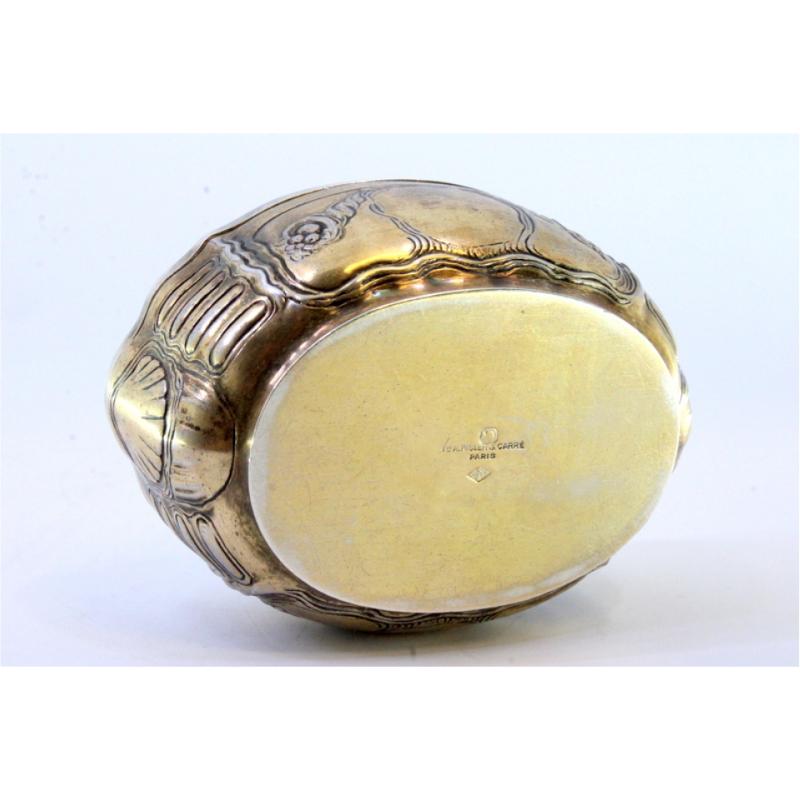 Silver Elliptical silver box with reliefs surrounding monogram cards, gold interior For Sale