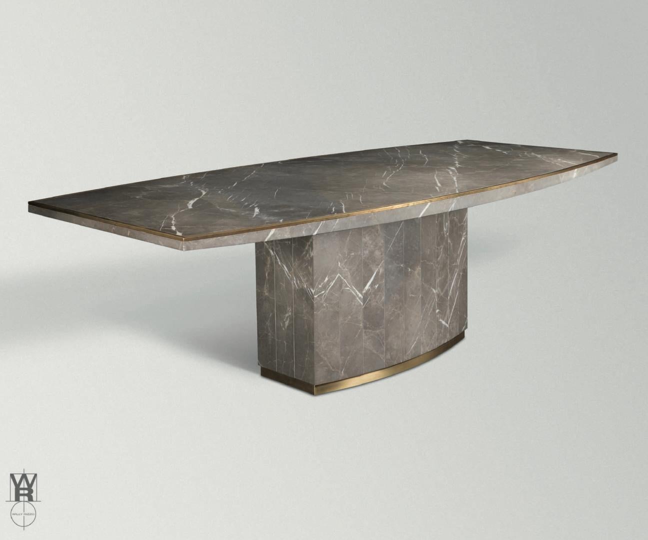 Rizzo aimait la simplicité et la pureté du rationalisme et s'inspirait fortement de l'esthétique du Bauhaus. Informé par son œil de photographe, il recherche l'harmonie visuelle des formes et des matériaux. Ses designs étaient censés avoir une