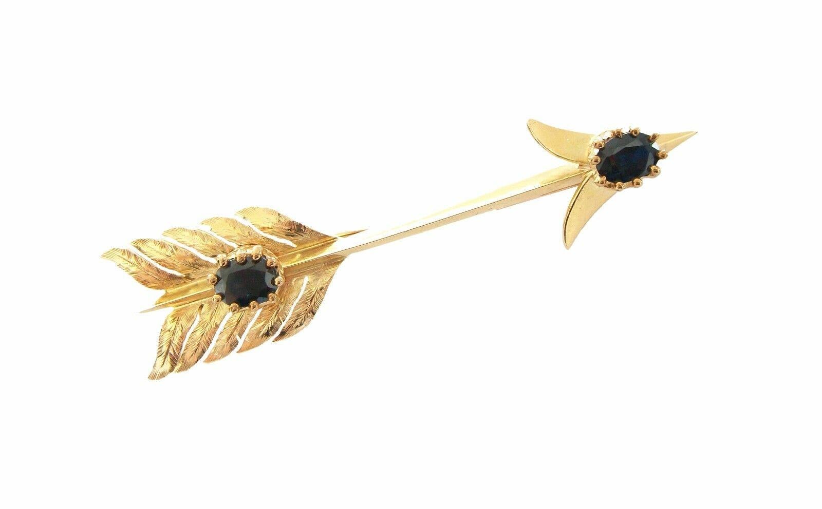 Ellis Bros., Antique Black/Blue Spinel & Gold Arrow Brooch, Canada, C.1910 In Excellent Condition For Sale In Chatham, CA