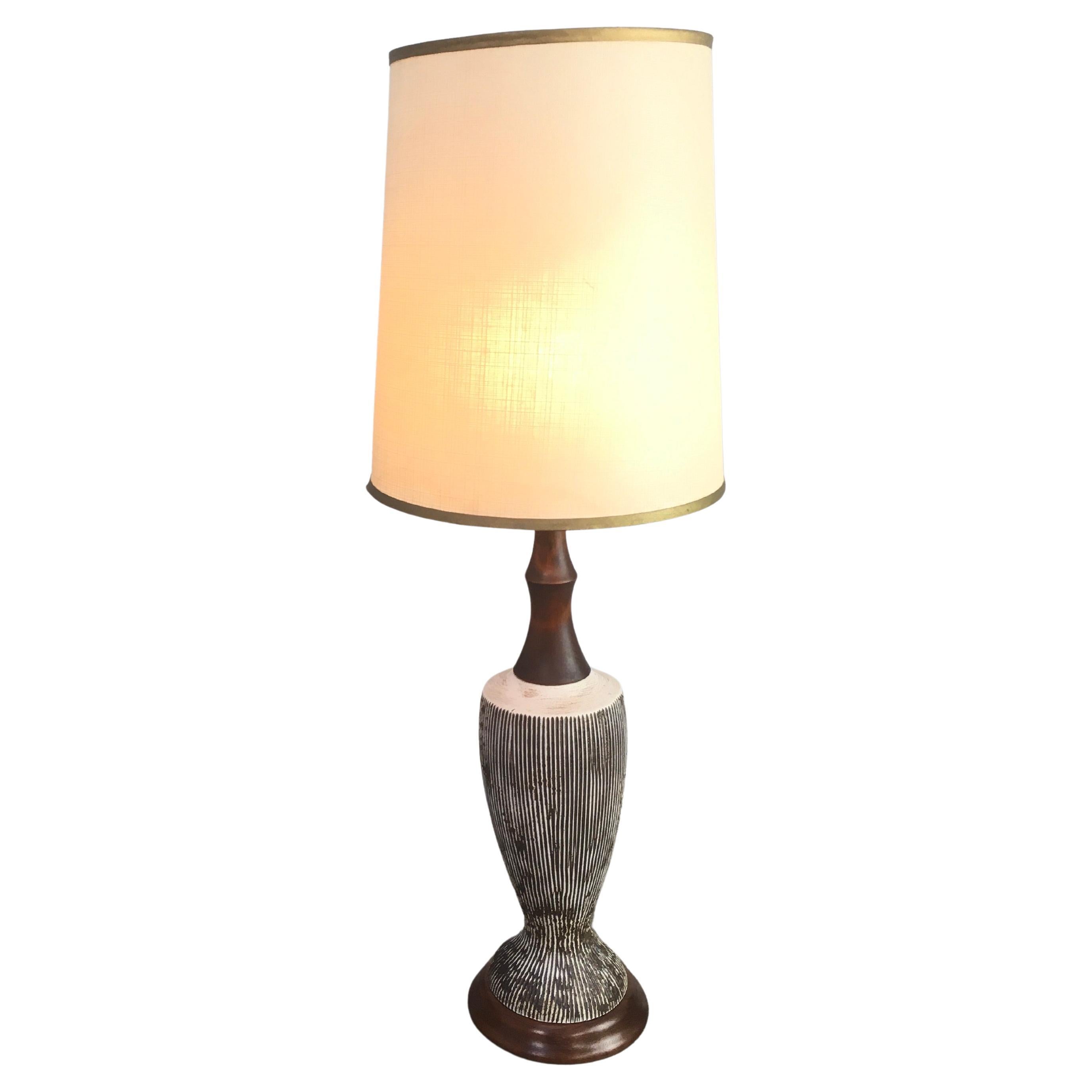 Ellis Pottery Sgraffito Ceramic and 'Walnut' Table Lamp Base Melbourne, 1950s