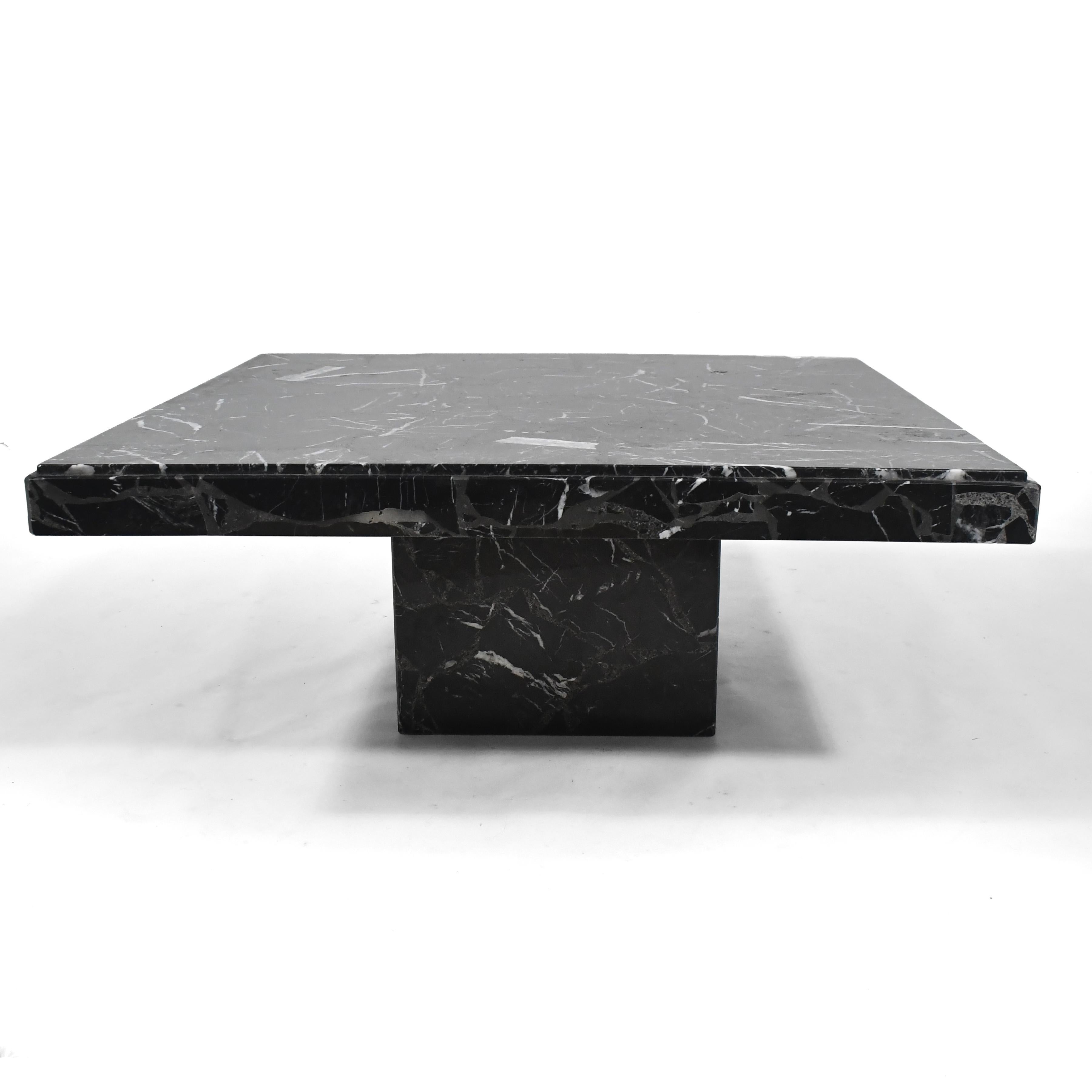 Mid-Century Modern Table basse en marbre noir Ello en vente