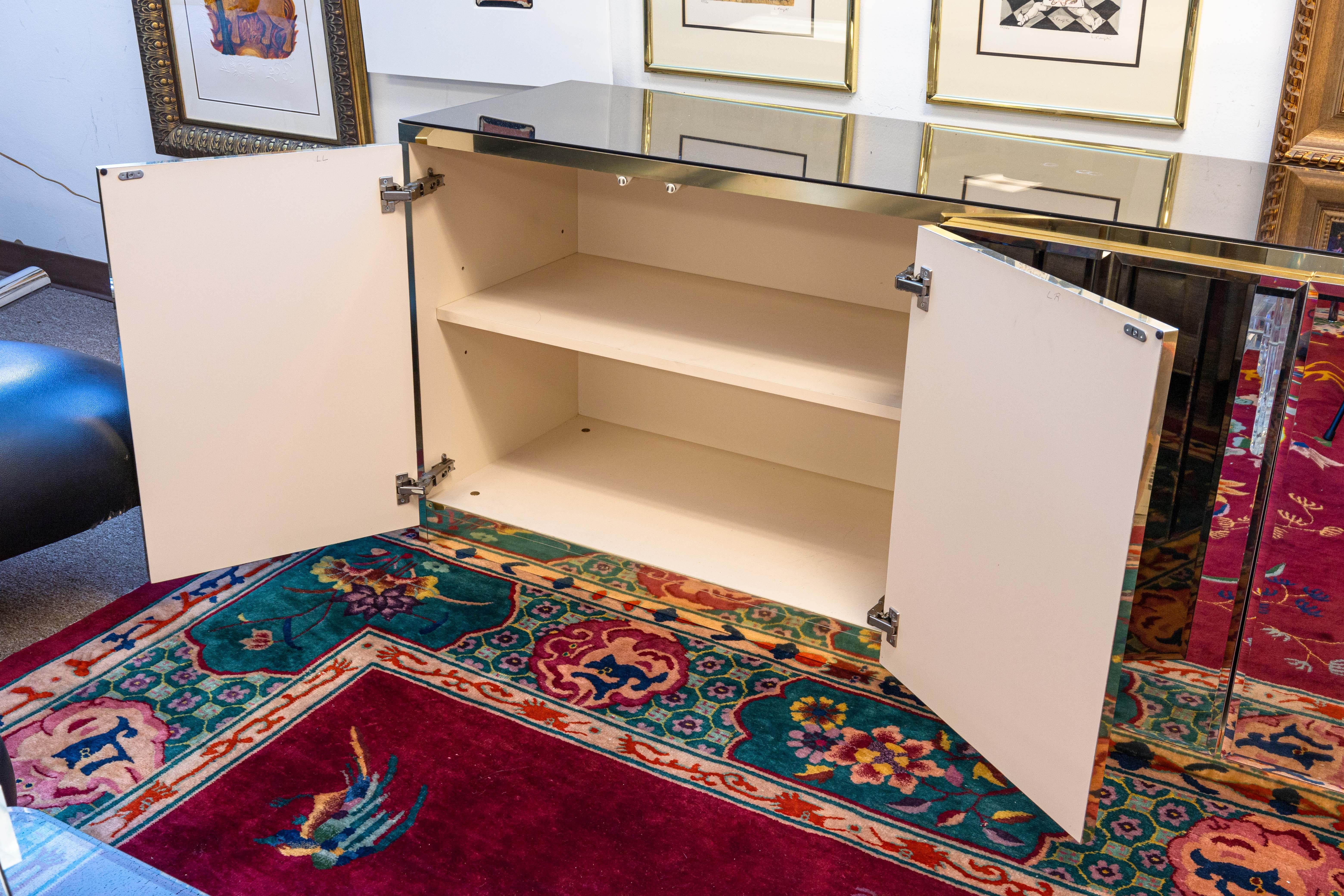 Ello Brass and Beveled Mirrors 4 Door Hollywood Regency Credenza Sideboard In Good Condition In Keego Harbor, MI