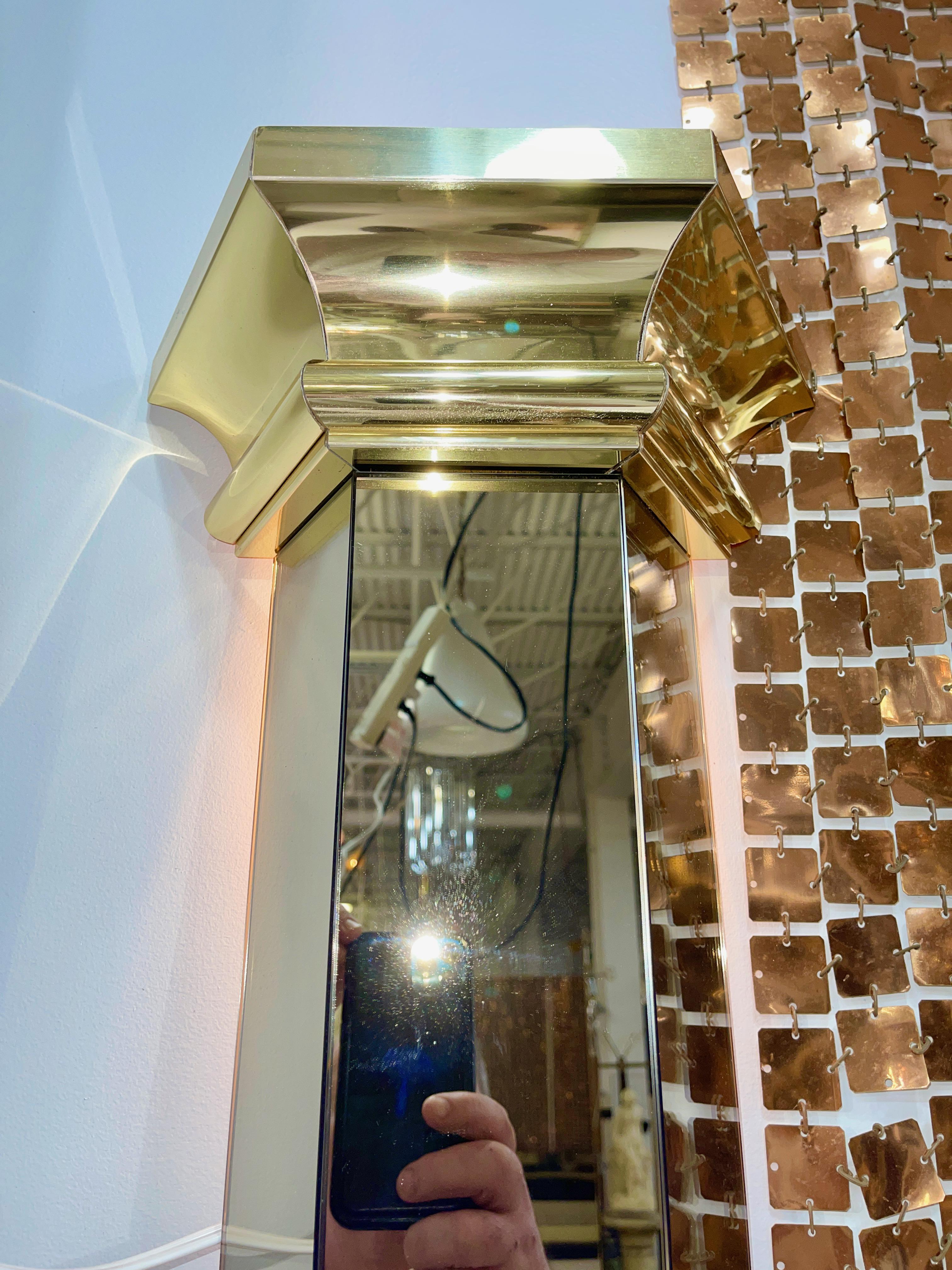 Ello Messing & bronziert Spiegel schwebende Queen Size Bett im Angebot 10