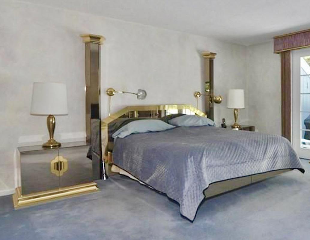 Ello Messing & bronziert Spiegel schwebende Queen Size Bett im Zustand „Gut“ im Angebot in Hanover, MA