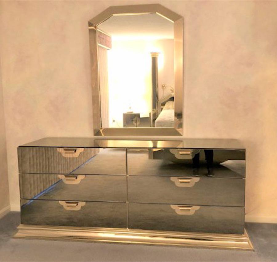 Ello Brass Framed Wall Mirror In Good Condition For Sale In Hanover, MA