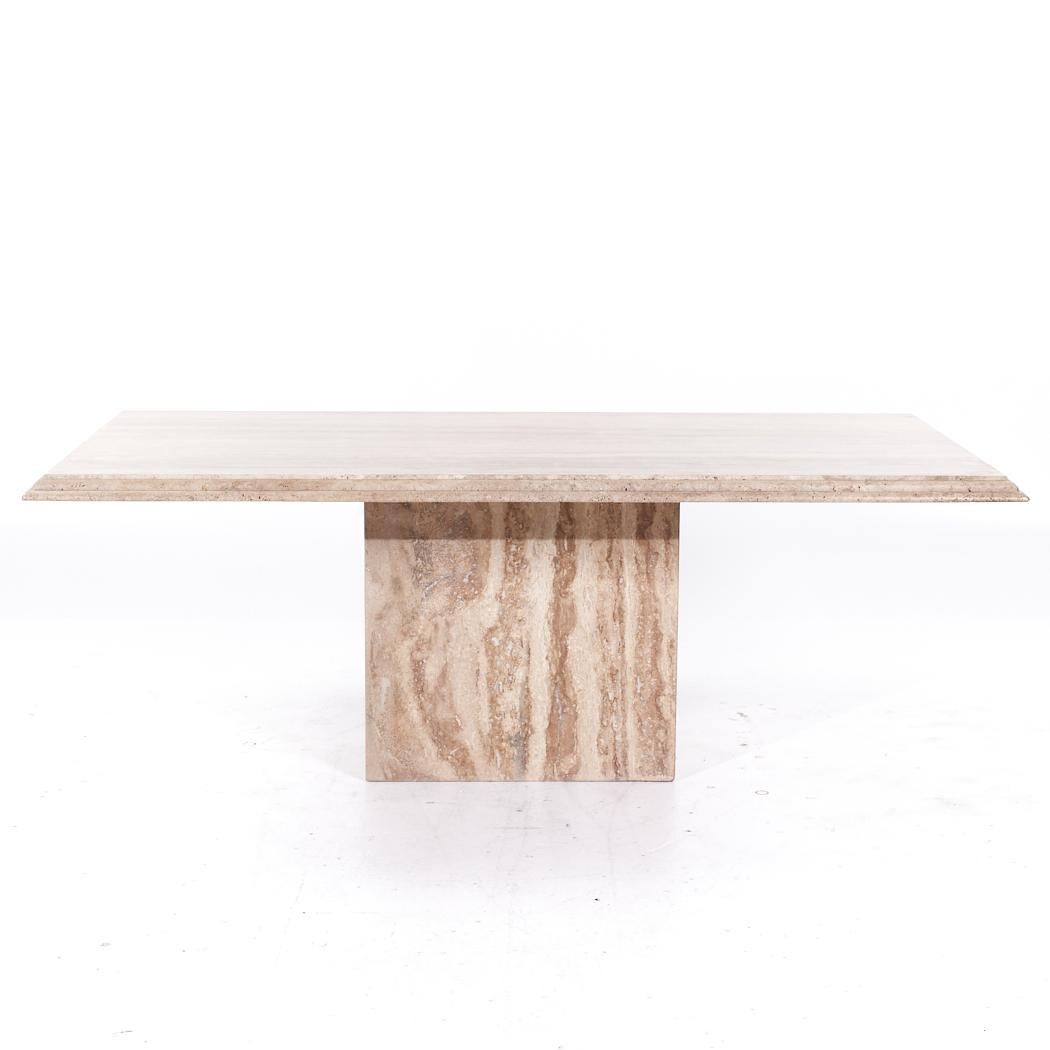 Table de salle à manger Ello mi-siècle en travertin

Cette table de salle à manger mesure : 82 de large x 42,5 de profond x 29,75 de haut, avec un dégagement pour les chaises de 27,5 pouces.

Tous les meubles peuvent être achetés dans ce que nous
