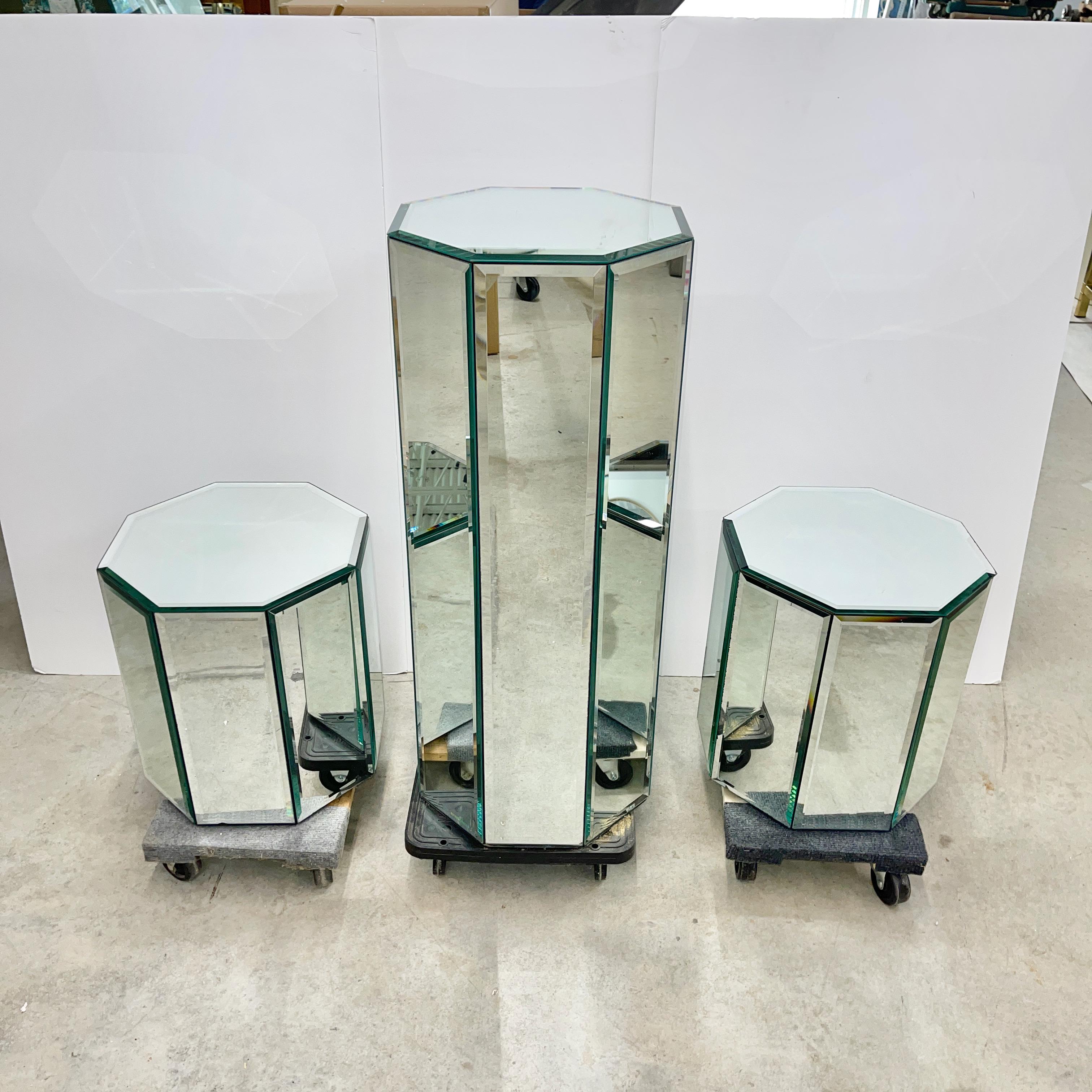 Ello Mirrored Pedestal Columns In Good Condition In Hanover, MA