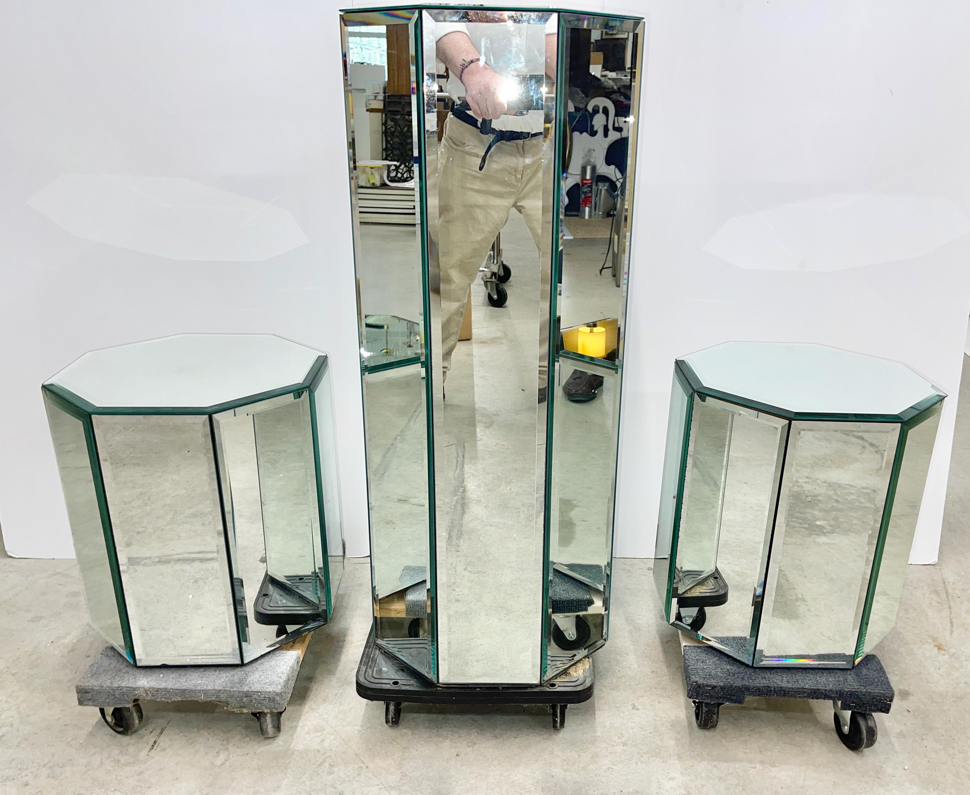 Ello Mirrored Pedestal Columns 1