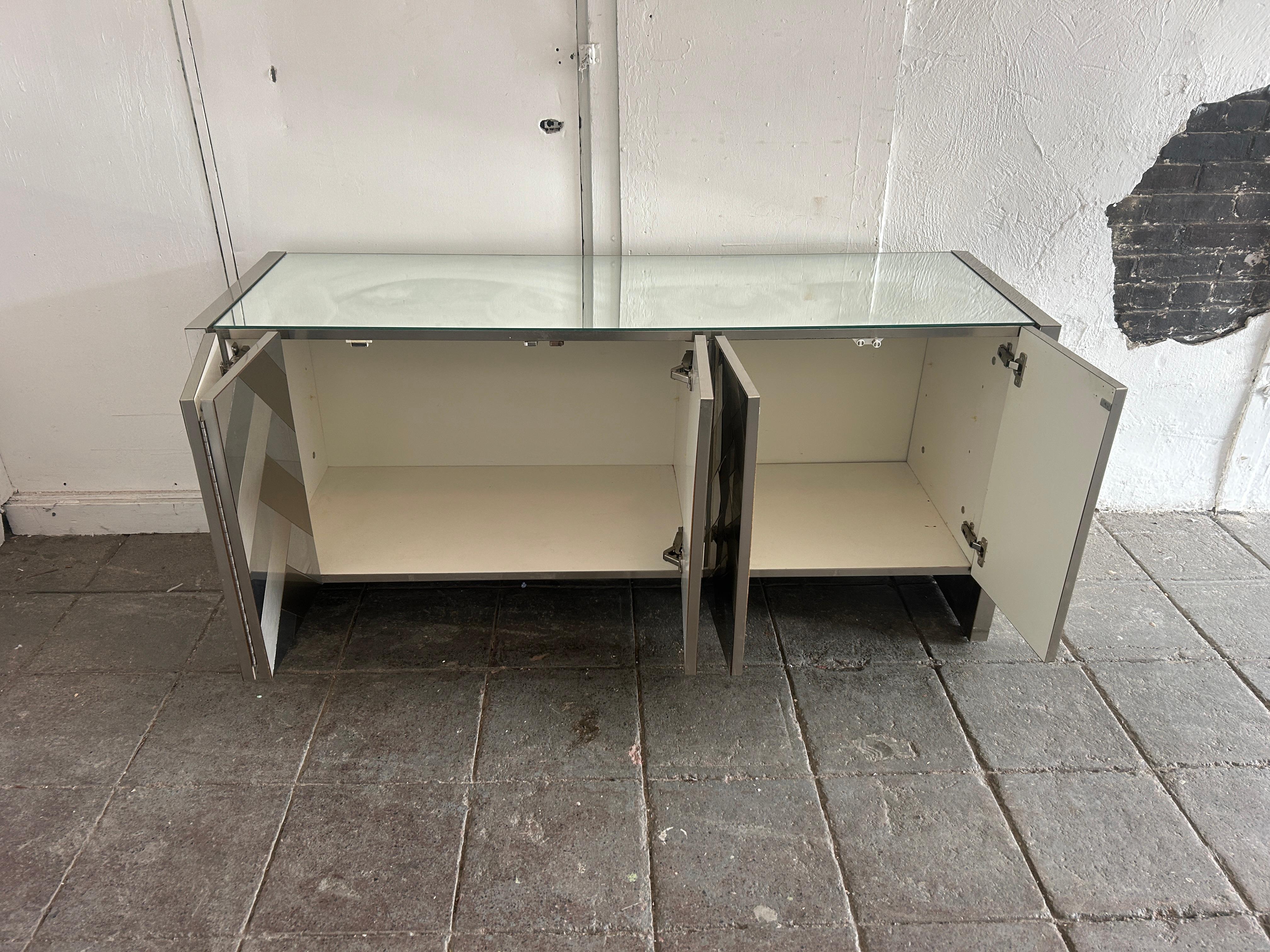 Ello Post Modern Mid century Glass Mirror brushed metal 5 door Credenza C. 1980s In Good Condition For Sale In BROOKLYN, NY