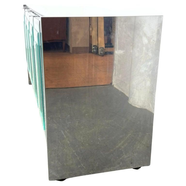 Americano Ello Post Modern Mid century layered Glass Mirror 5 door Credenza C.C. 1980s in vendita