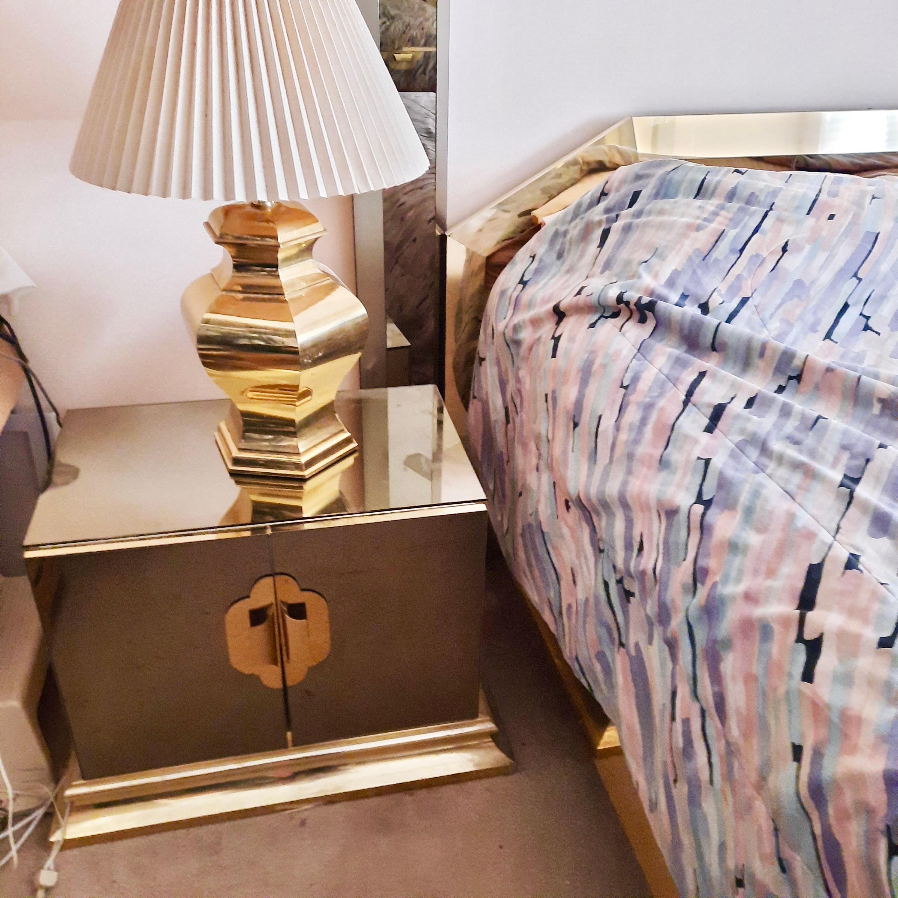 Américain Miroir impérial Regency Ello Queen Bed  en vente