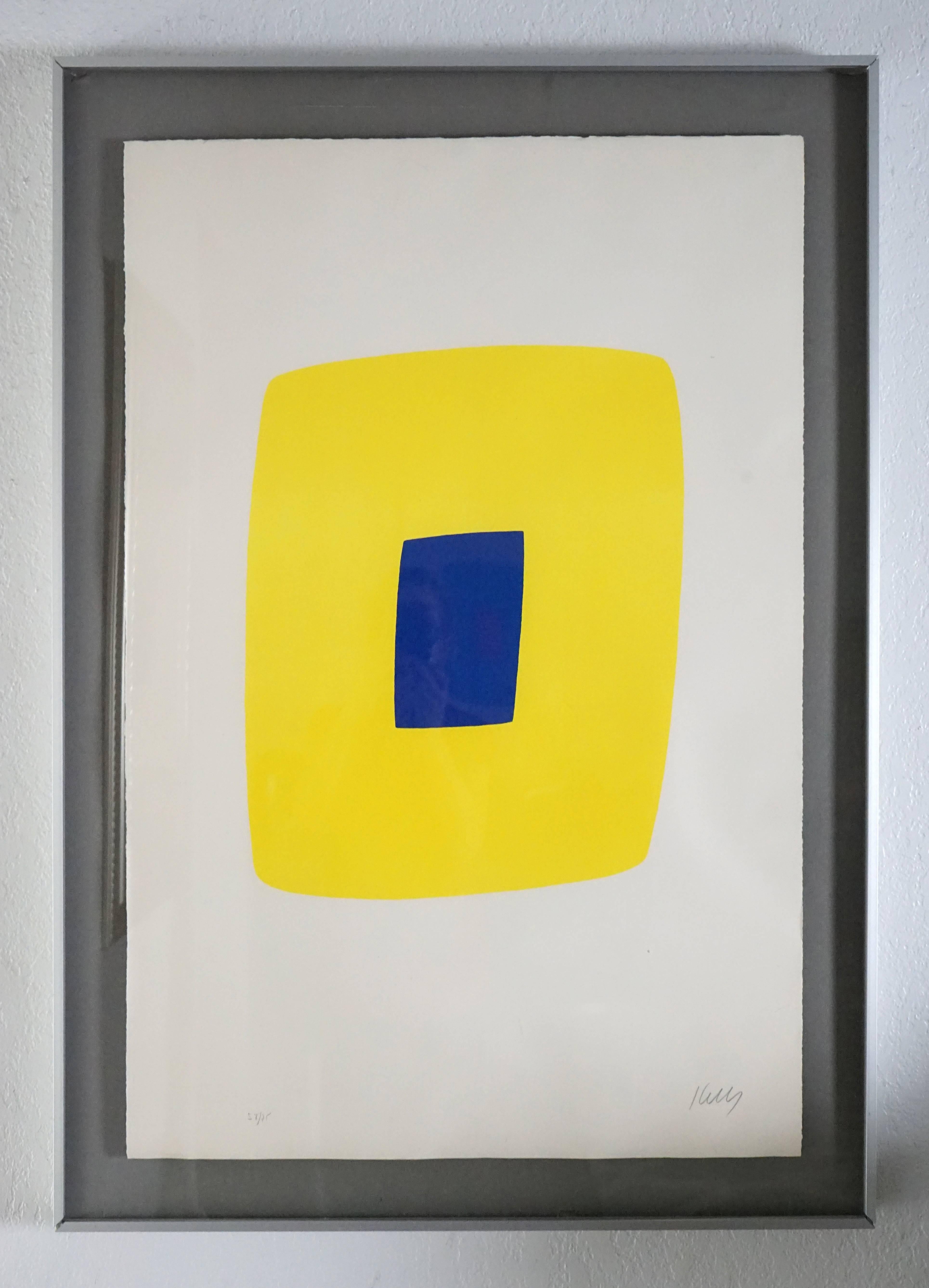 Gelb mit Dunkelblau (Jaune avec bleu foncé) – Print von Ellsworth Kelly