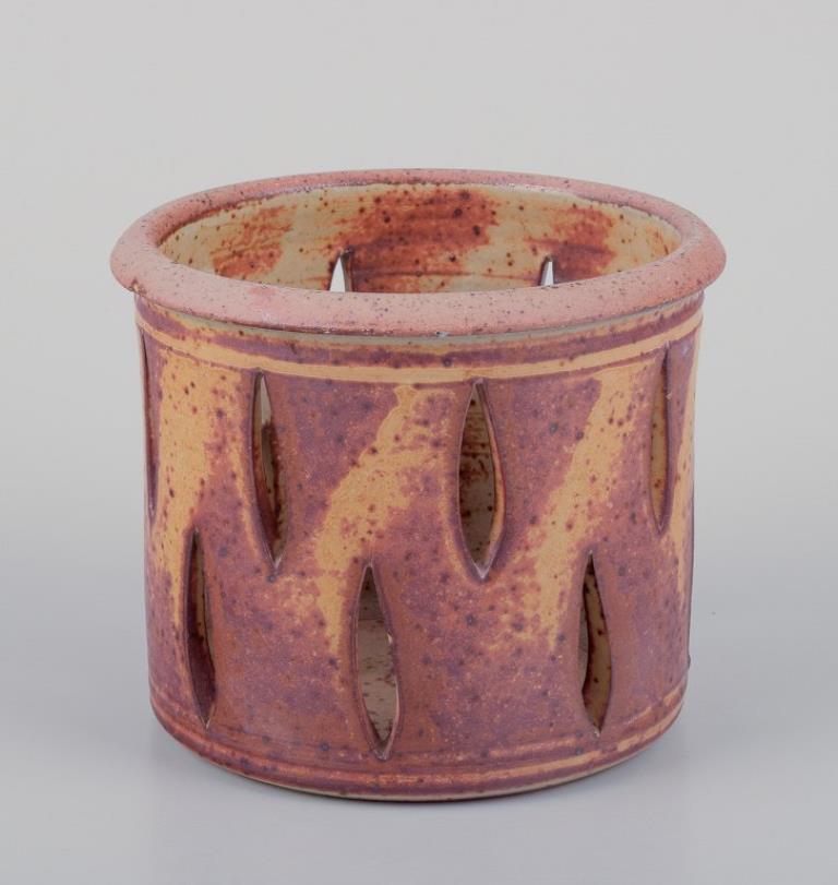Elly and Wilhelm Kuch. Two unique ceramic plant pot covers. 1980s In Excellent Condition For Sale In Copenhagen, DK