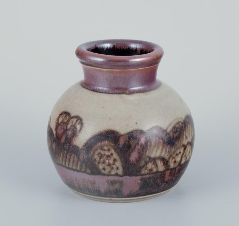 Tedesco Ellis Kuch e Wilhelm Kuch. Due vasi in ceramica nei toni del marrone e del sabbia in vendita