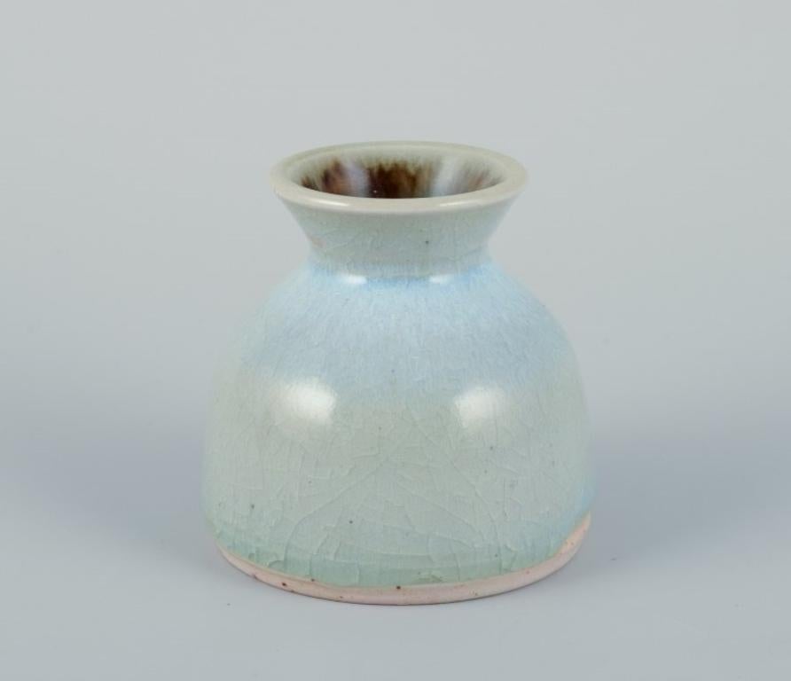Tedesco Ellis Kuch e Wilhelm Kuch. Due vasi in ceramica con smalto verde e blu. in vendita