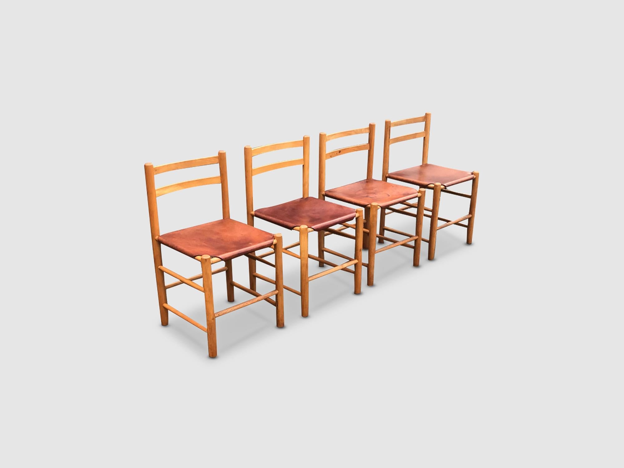 Elm and leather dining chair by Ate van Apeldoorn -Houtwerk Hattem 1960s, set 4 In Good Condition In Stavenisse, NL