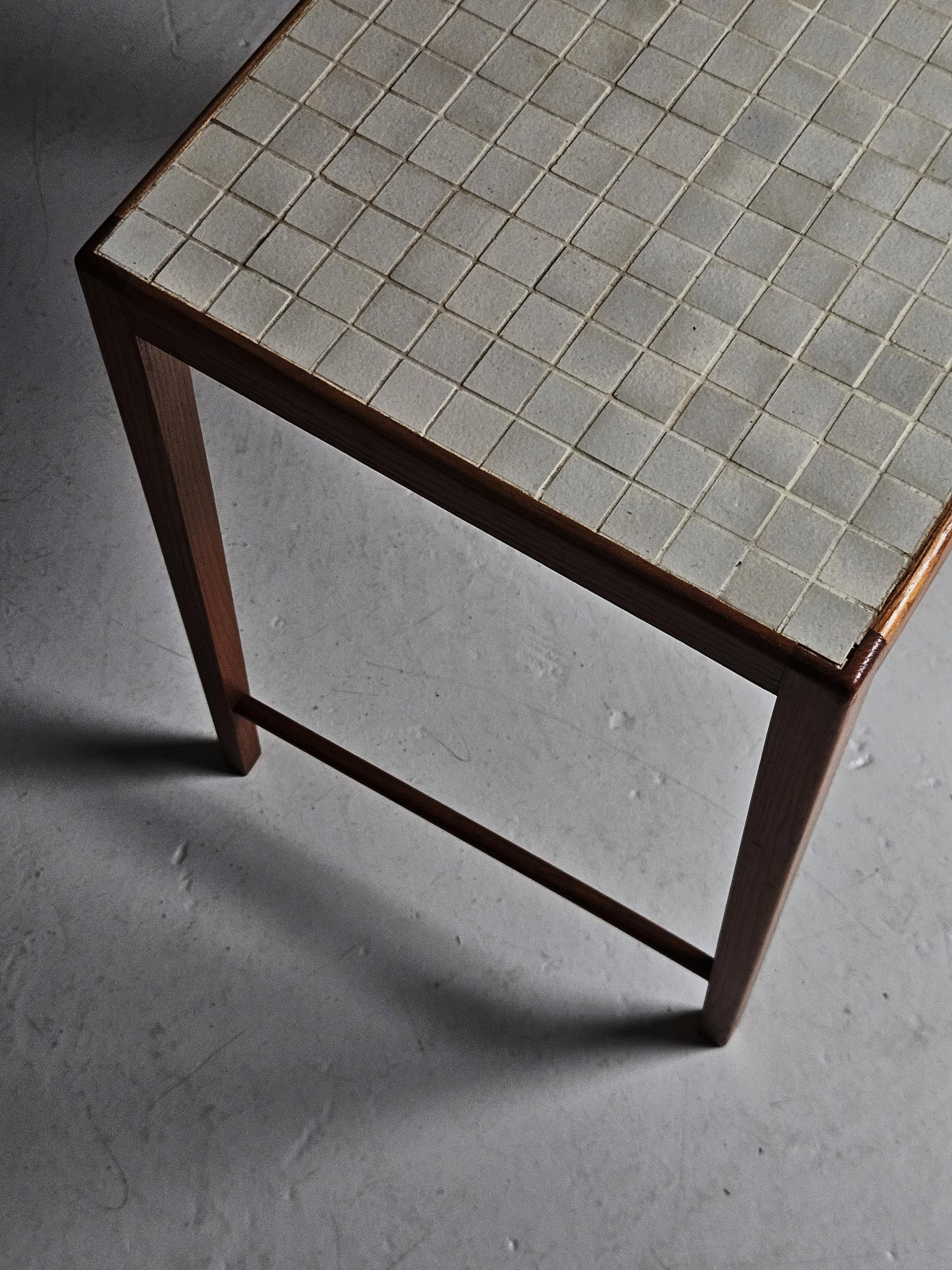 Beistelltisch aus Ulme und Mosaik von Otto Schulz für Boet, Schweden, 1950er Jahre im Angebot 2
