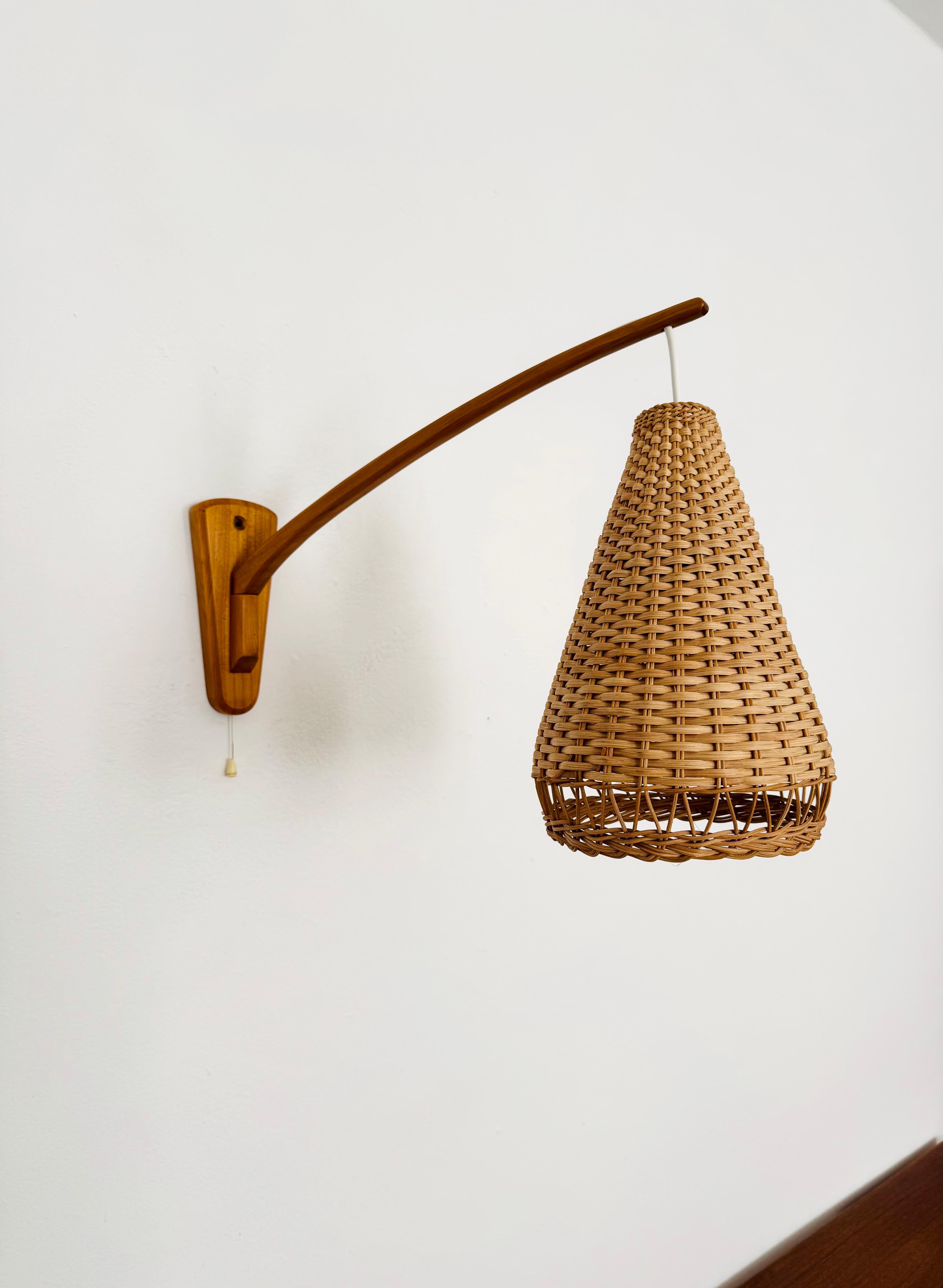 Elm and Wicker Wall Lamp In Good Condition For Sale In München, DE