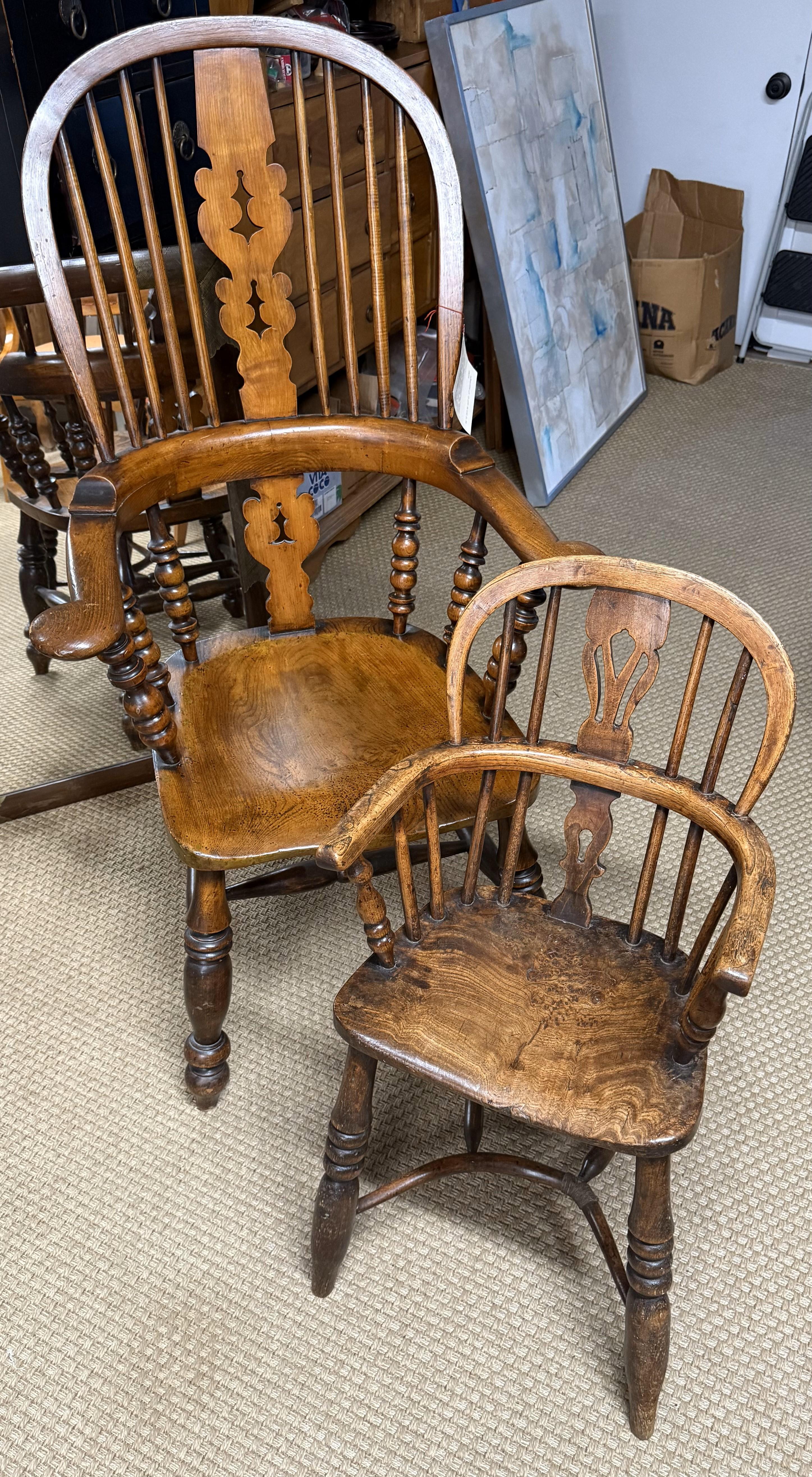 Fauteuil Windsor en orme et bois d'if pour enfant en vente 2