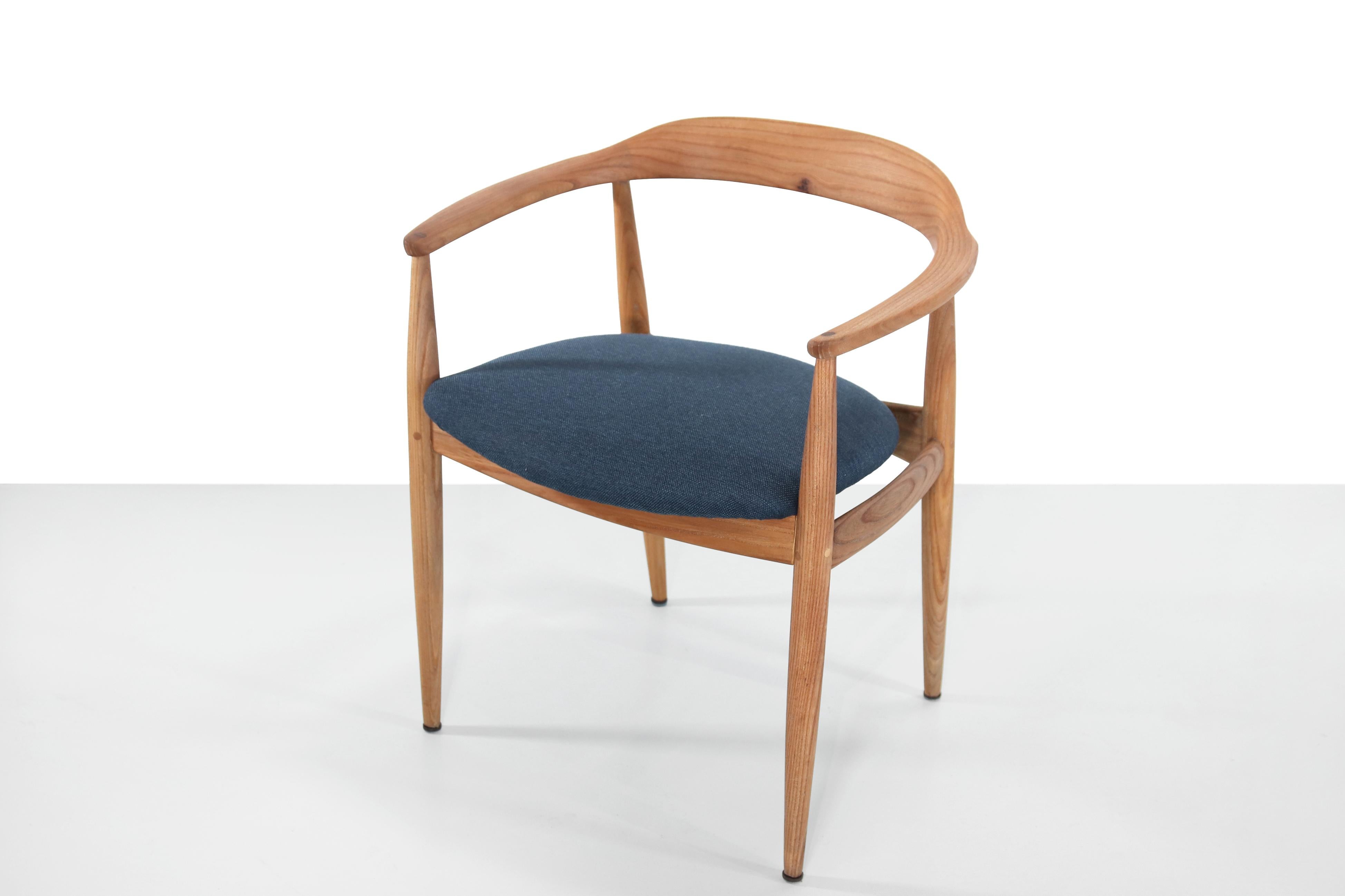 Elm Armchair by Illum Wikkelso for Niels Eilersen, 1950's, Denmark In Good Condition For Sale In Amsterdam, Noord Holland