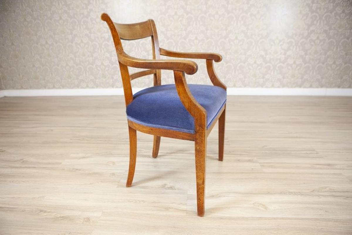 Fauteuil en orme du début du 20e siècle en tapisserie bleue

Nous vous présentons un fauteuil rembourré du début du 20e siècle.
Il est fabriqué en bois d'orme.
Cet article est en très bon état et a été rafraîchi avec de la cire.
