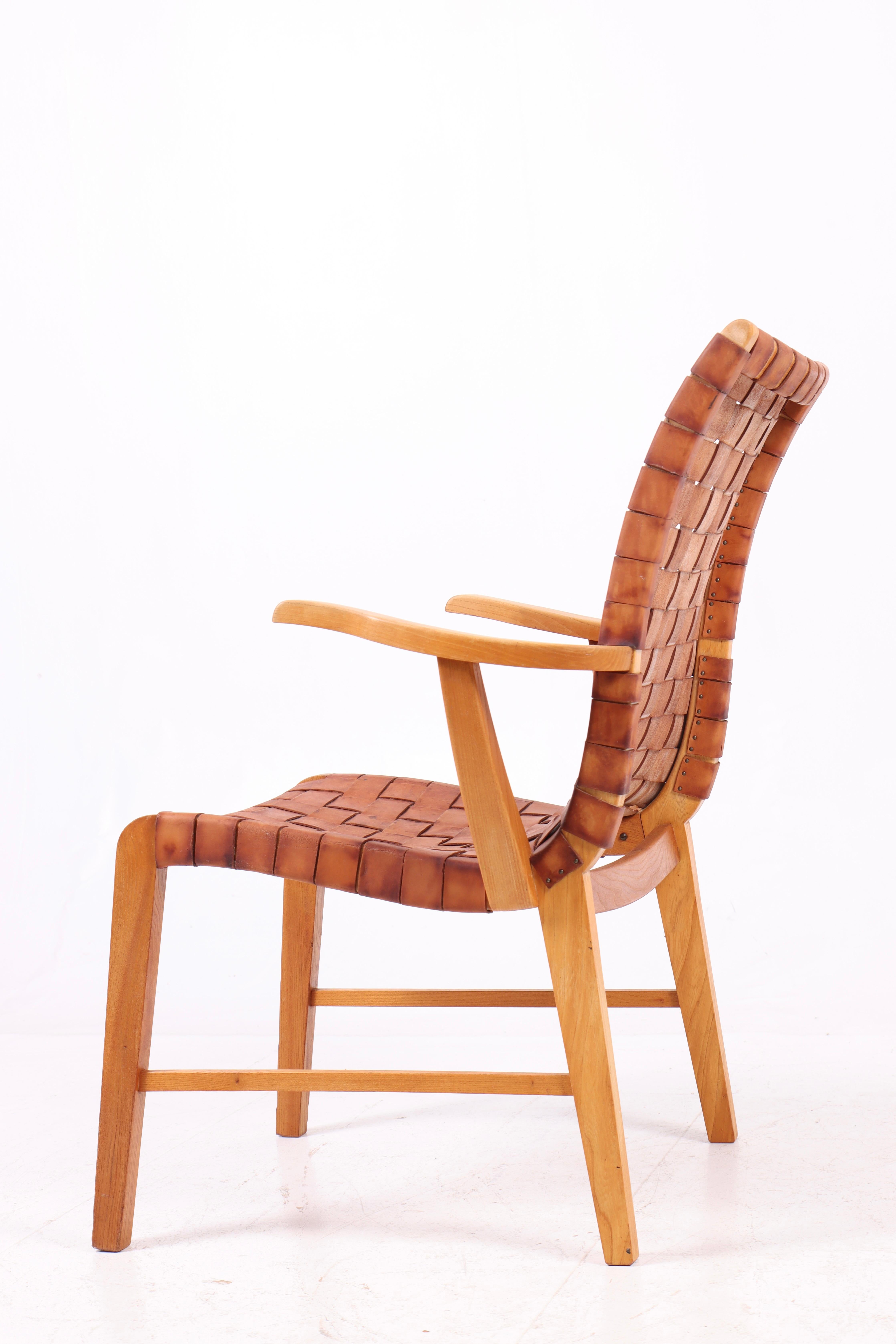 Ulmensessel mit gewebtem, patiniertem Leder von Søren Willadsen, 1937 (Dänisch) im Angebot