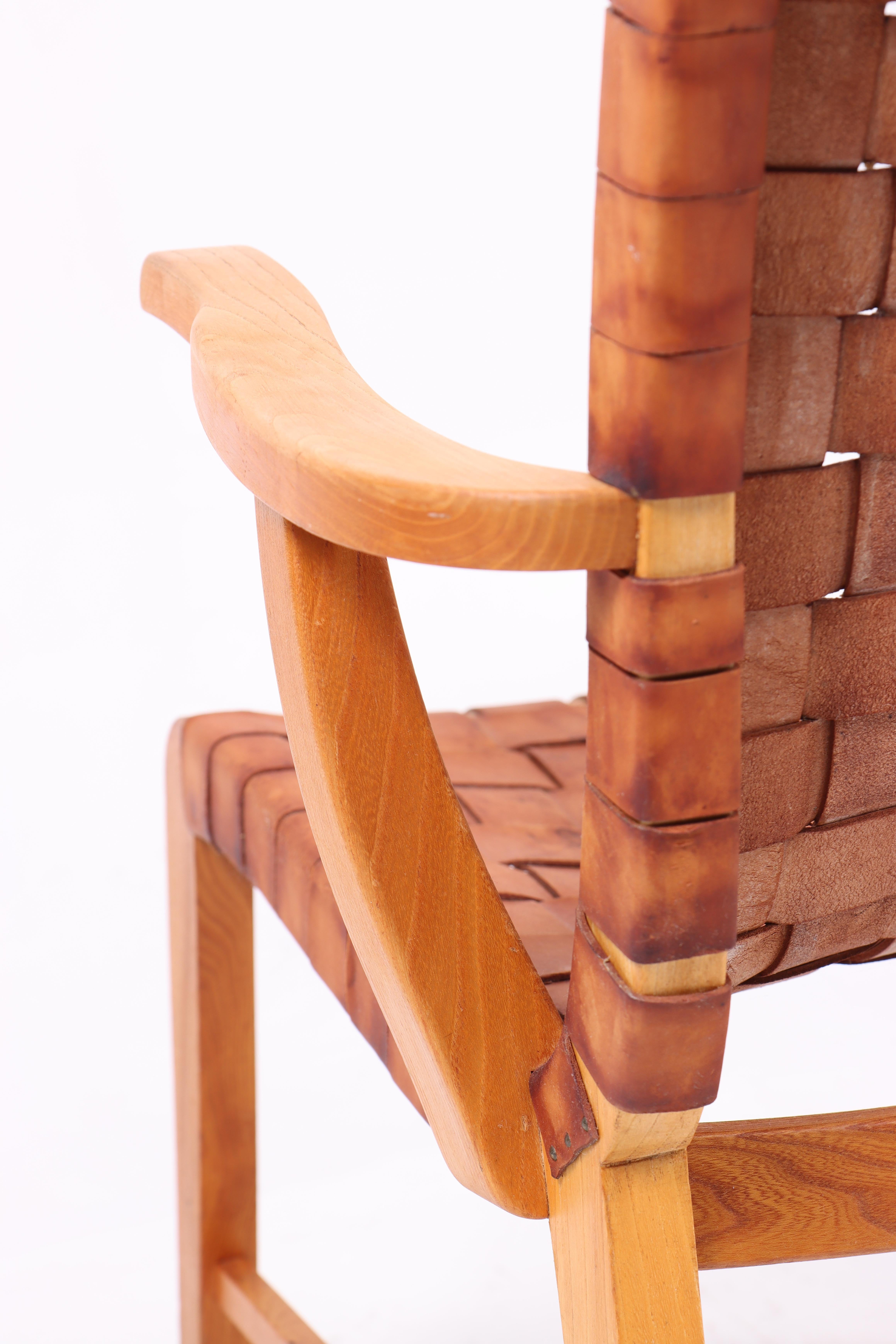 Ulmensessel mit gewebtem, patiniertem Leder von Søren Willadsen, 1937 (Mitte des 20. Jahrhunderts) im Angebot