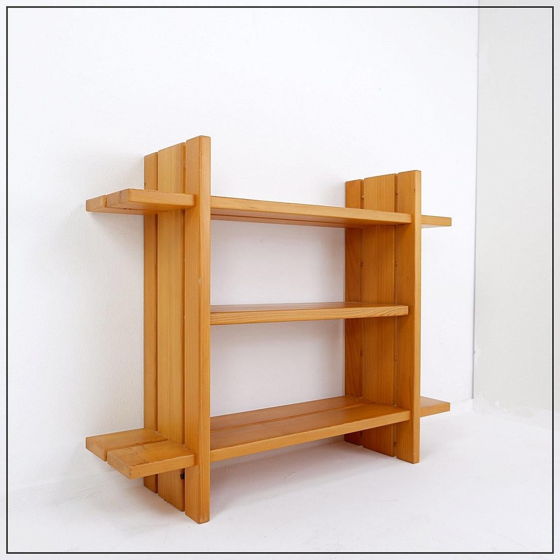 Elm Blonde Shelf by Roland Haeusler for Maison Regain
1980s - France - Vintage
Measures : 87cmx23,5cm H:72cm 
Wear consistent with age and use.