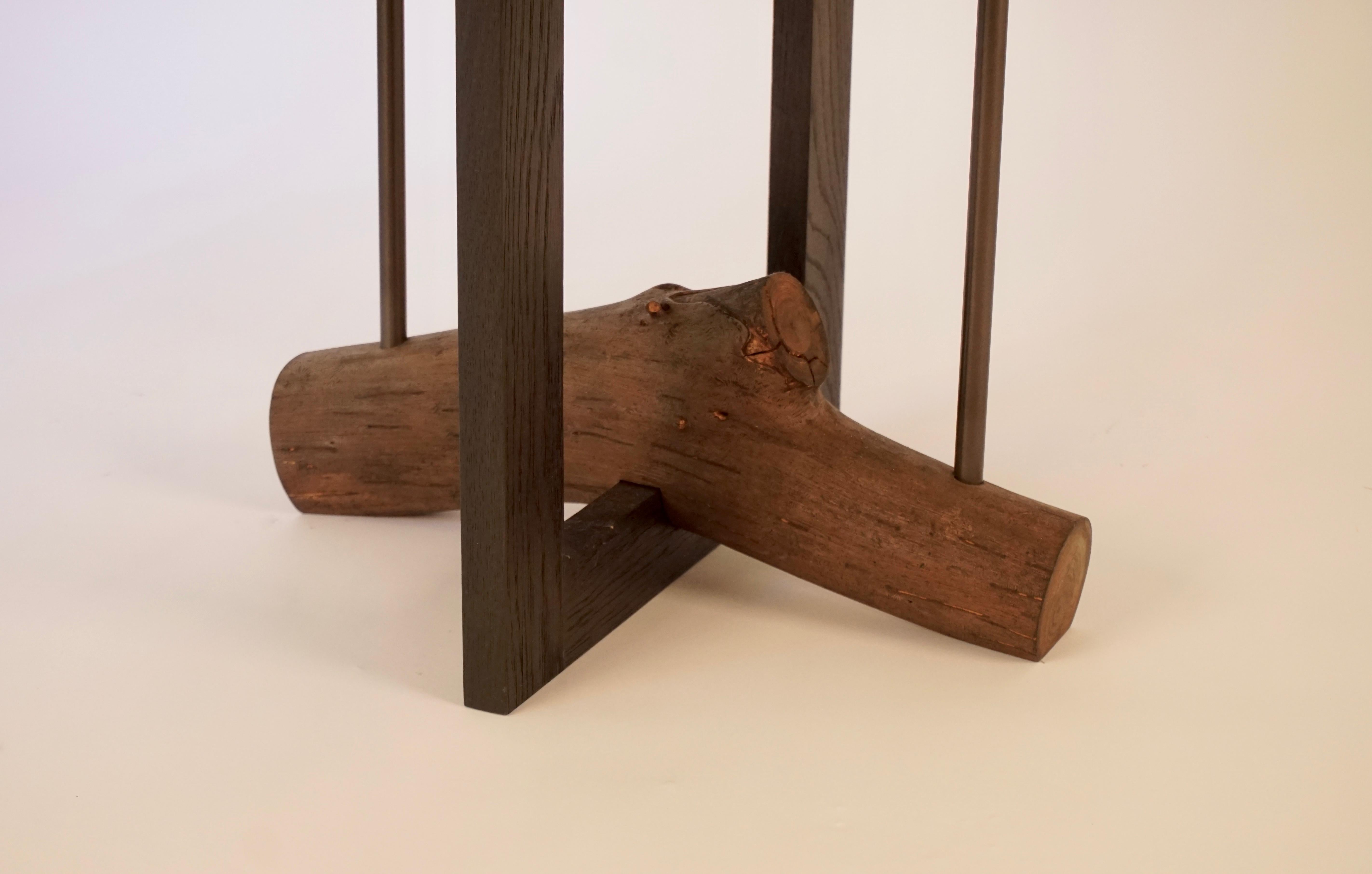 Noirci Tables de chevet en bois d'orme de Chris Lehrecke avec poignées en champignon de bronze en vente