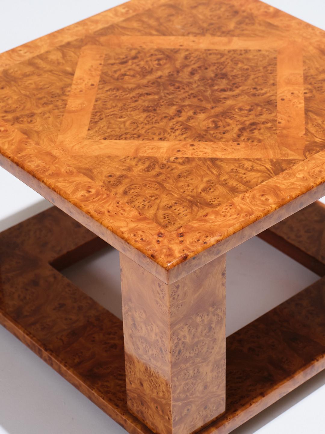 Mid-Century Modern Table d'appoint en loupe d'orme, Jean Claude Mahey, 1970 en vente