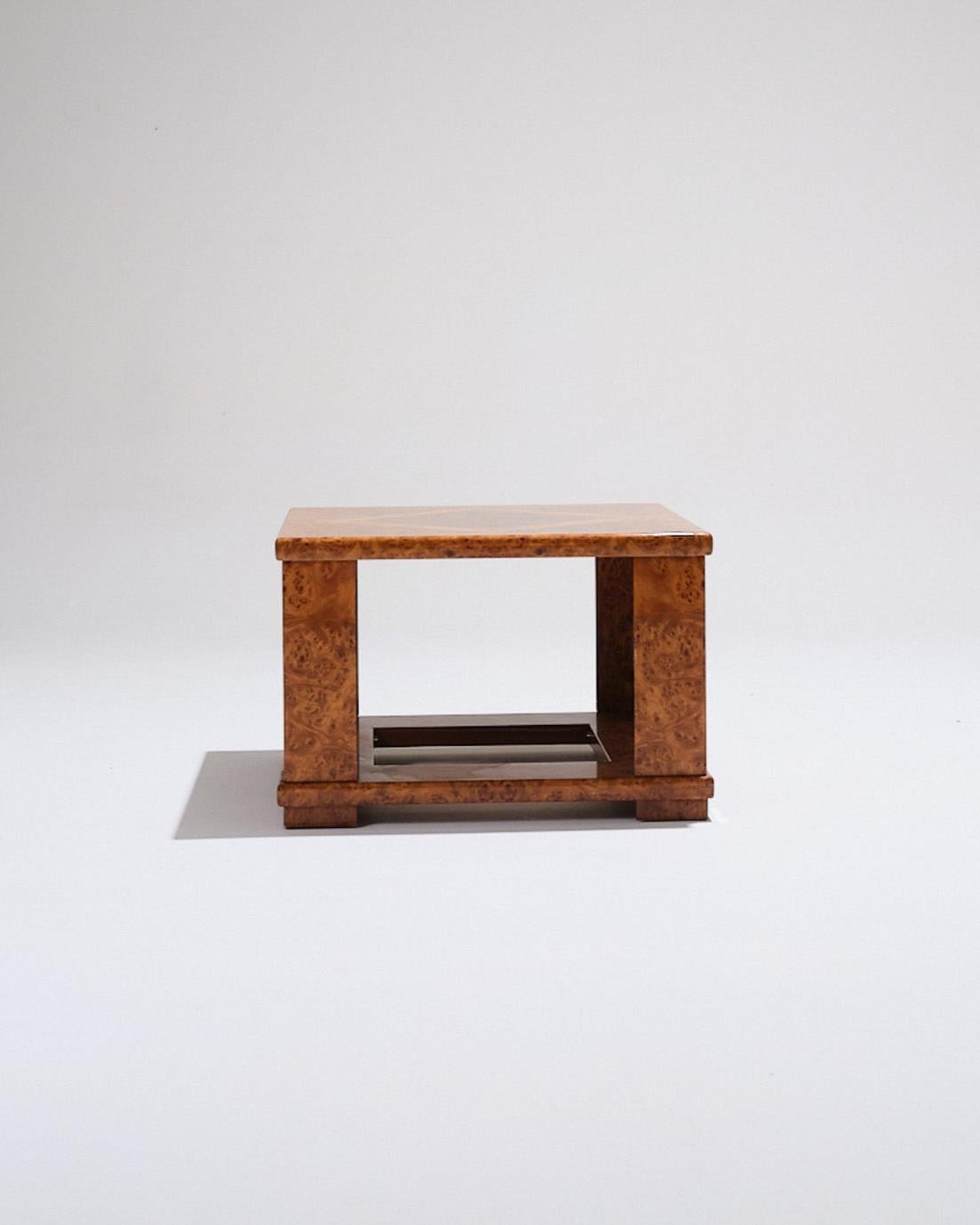 Fin du 20e siècle Table d'appoint en loupe d'orme, Jean Claude Mahey, 1970 en vente