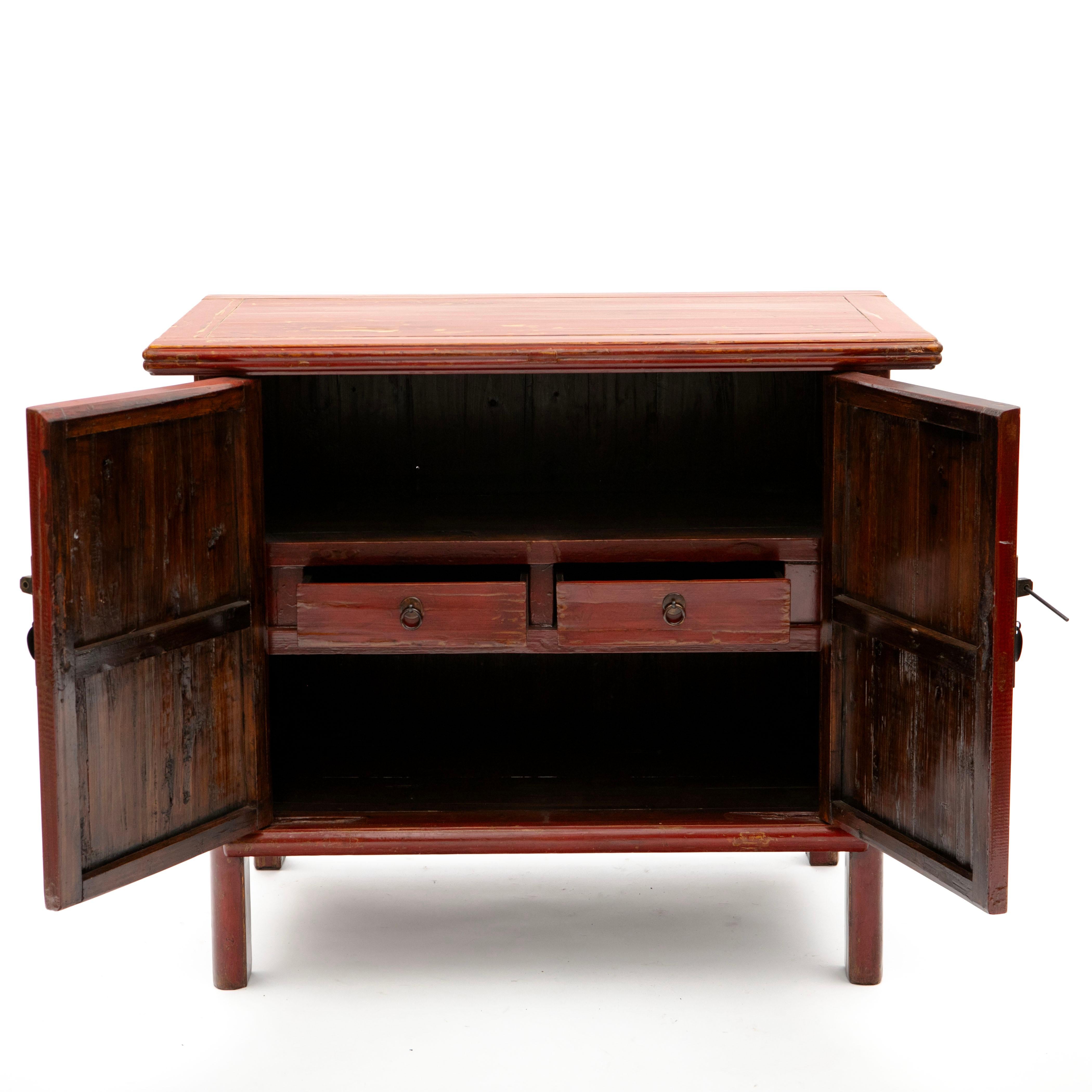 Elm Cabinet with Original Red Lacquer, China c. 1860 For Sale 1