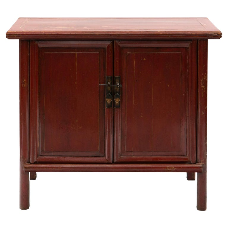 Chinese Red Elm Tapered Cabinet - Qing Dynasty Chinese Red Elm Tapered Cabinet - Qing Dynasty