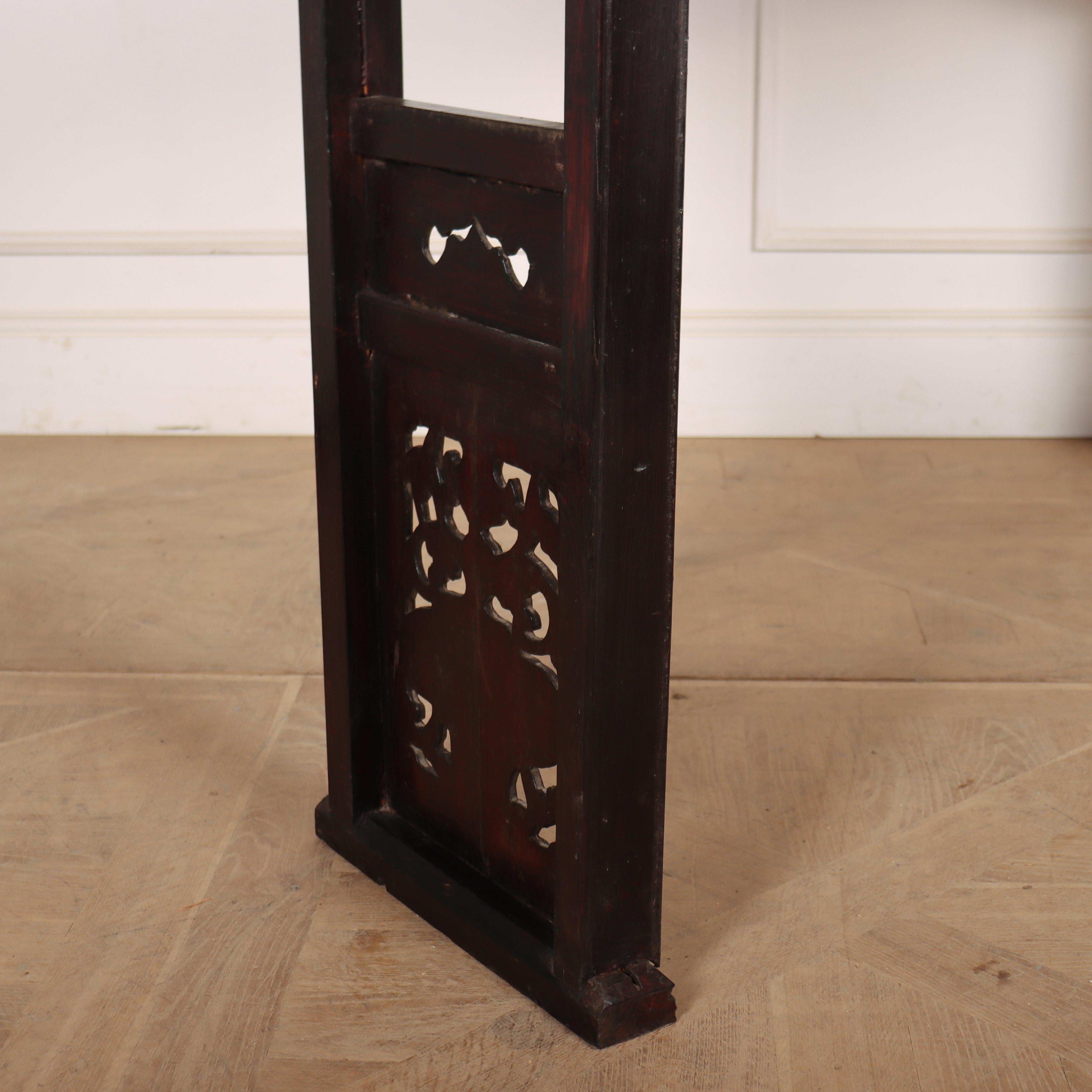 Elm Chinese Console Table In Good Condition For Sale In Leamington Spa, Warwickshire