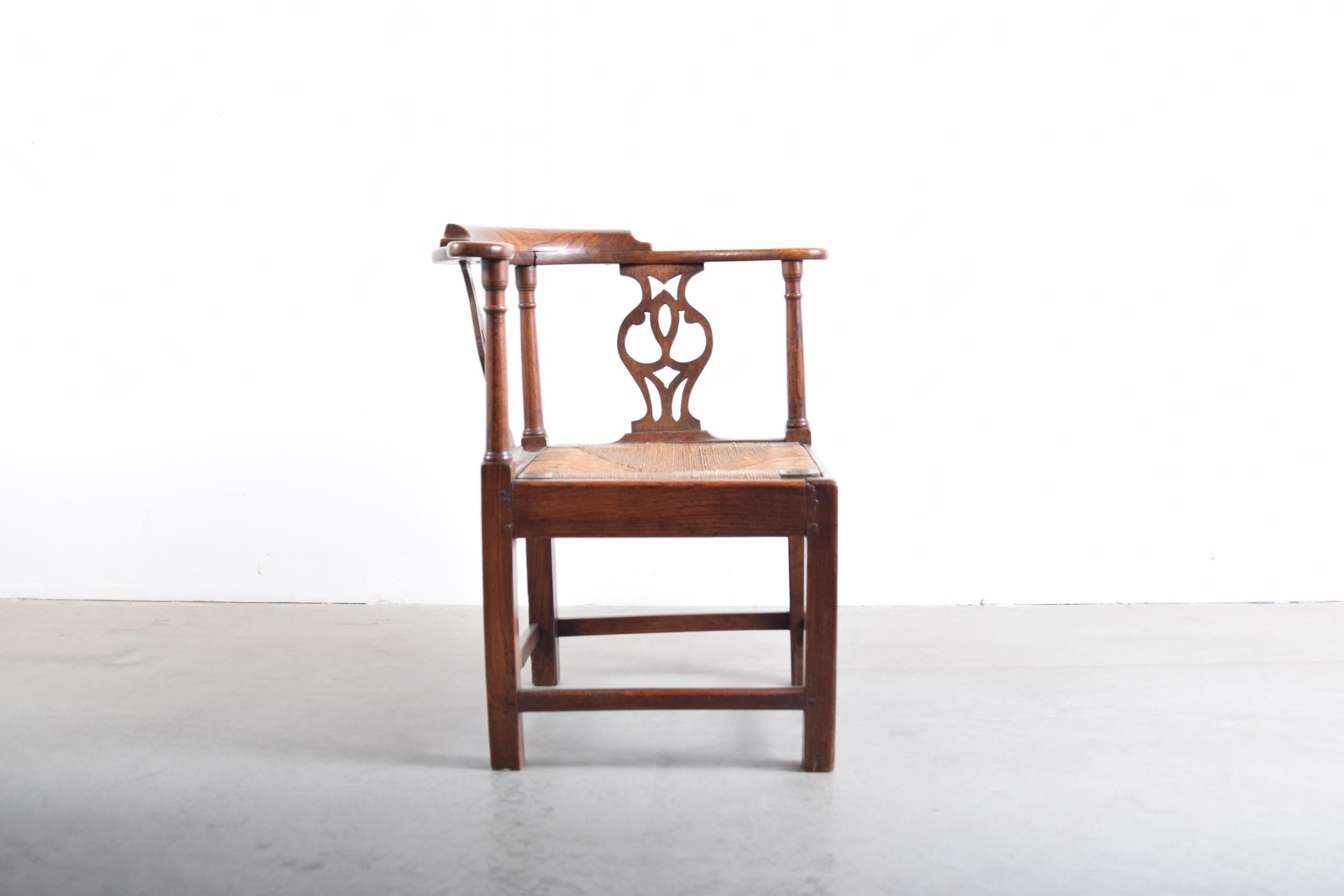 Rush Elm Chippendale Corner Chair, circa 1780-1820