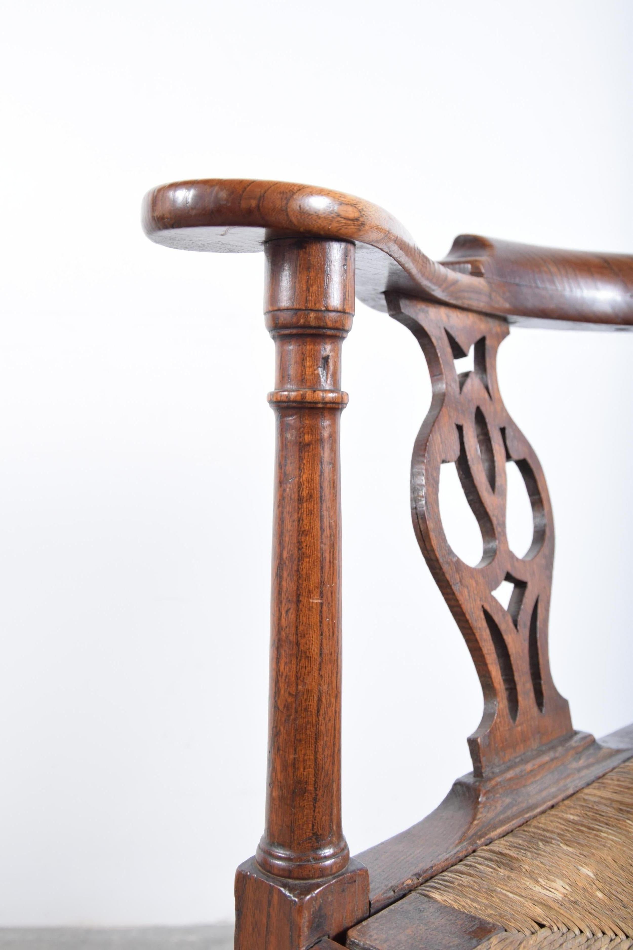 Elm Chippendale Corner Chair, circa 1780-1820 2