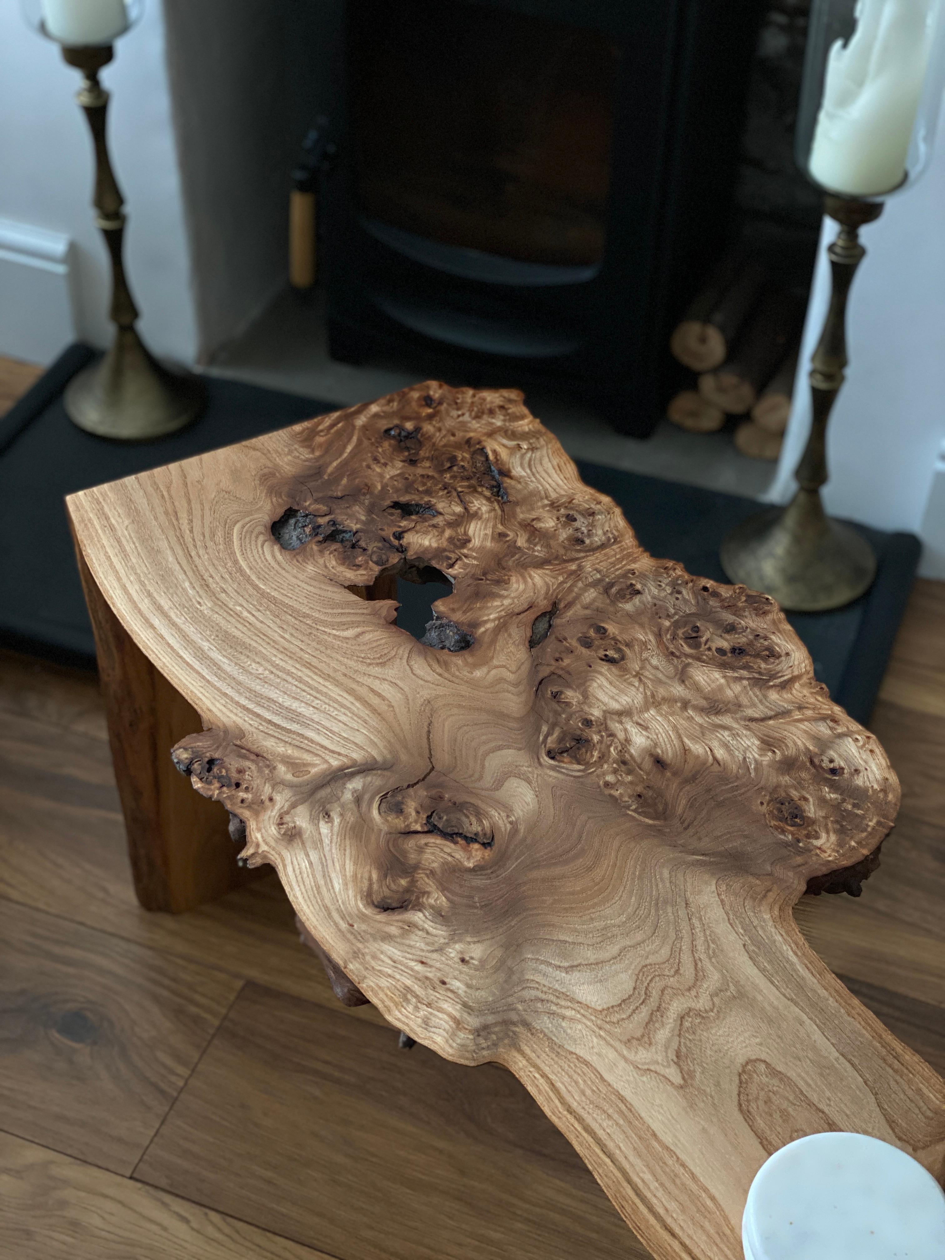 Table basse en orme en vente 3