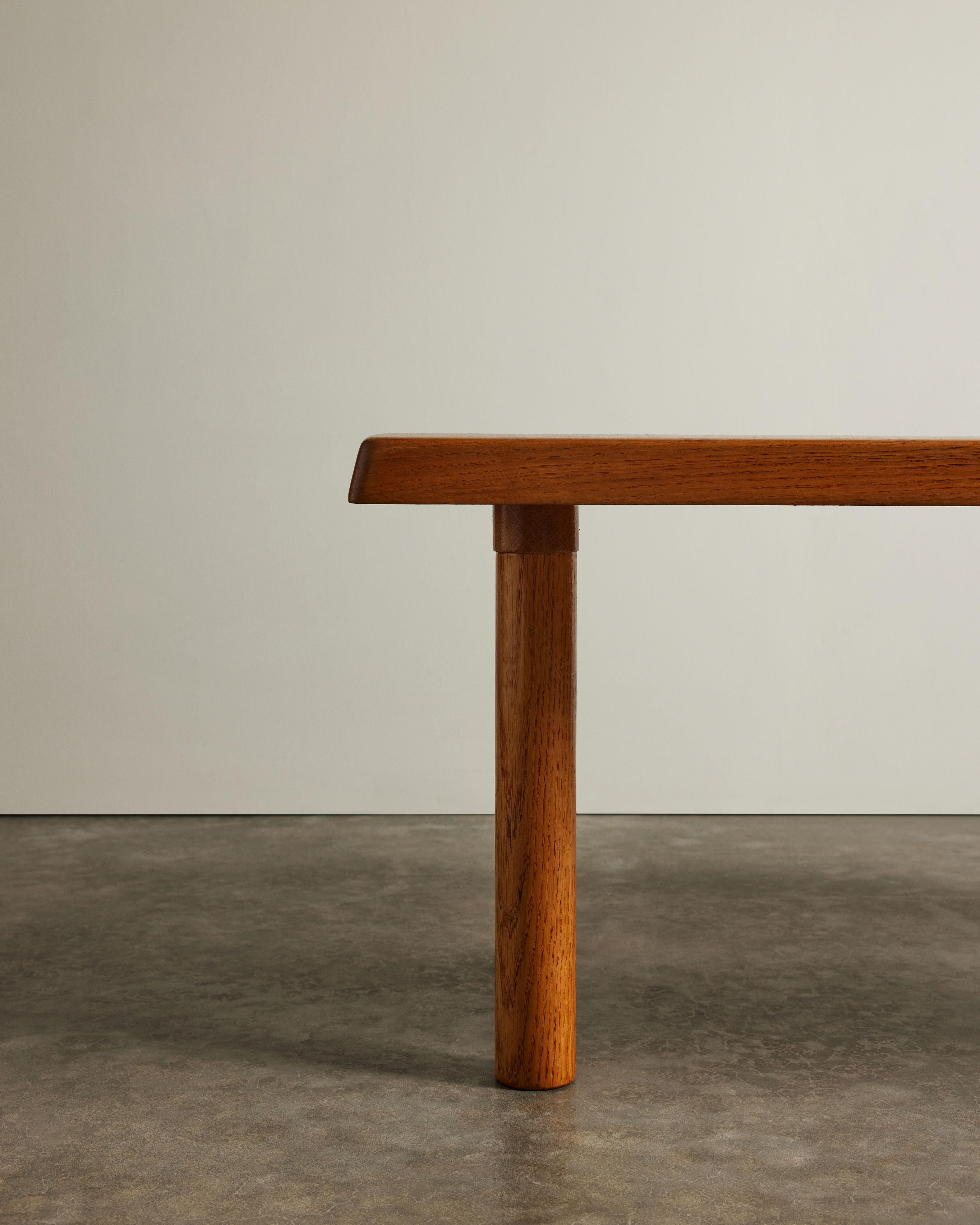 Elm Coffee Table in the Manner of Charlotte Perriand, France, c. 1960 mediados del siglo XX en venta