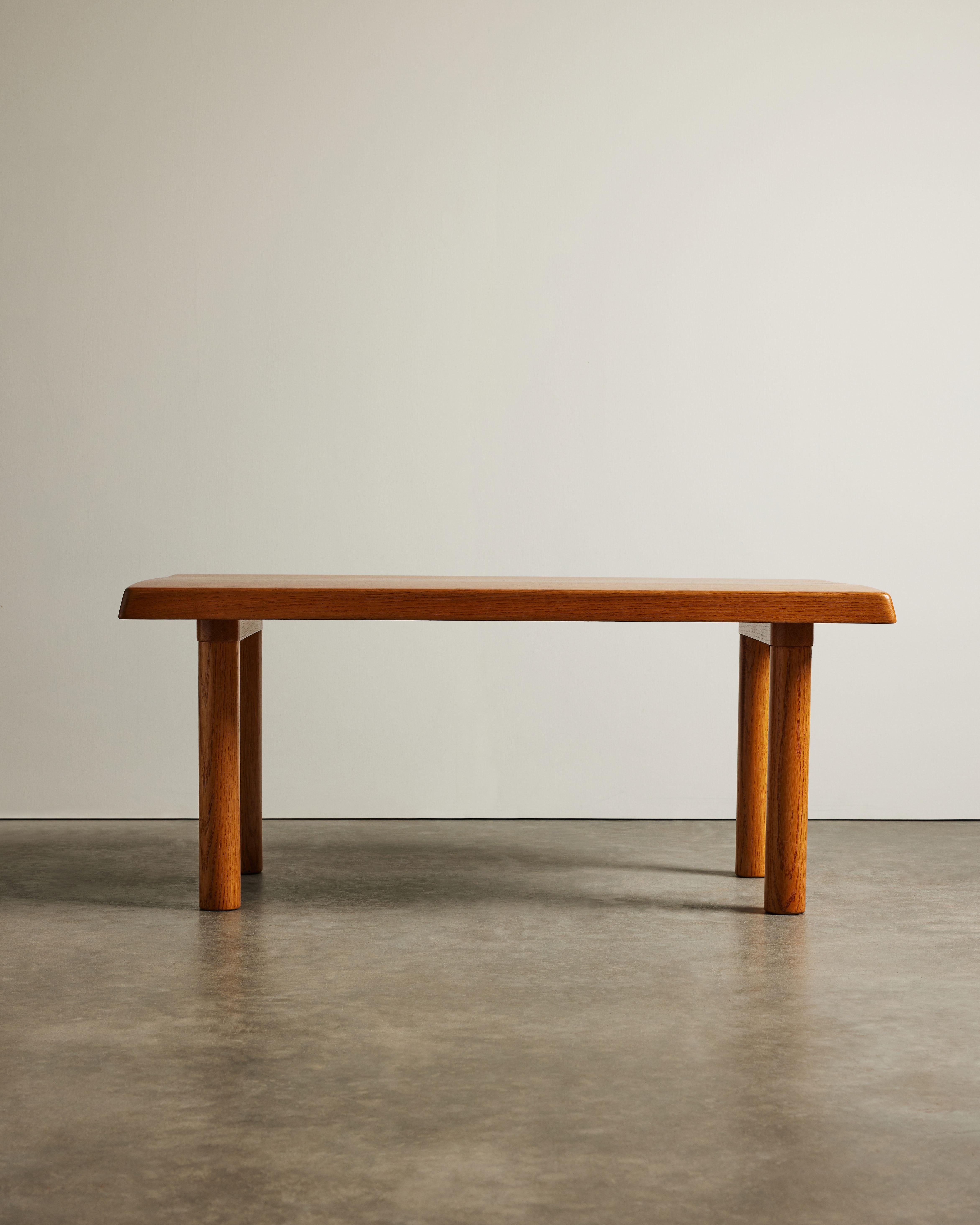 Elm Coffee Table in the Manner of Charlotte Perriand, France, c. 1960 Olmo en venta