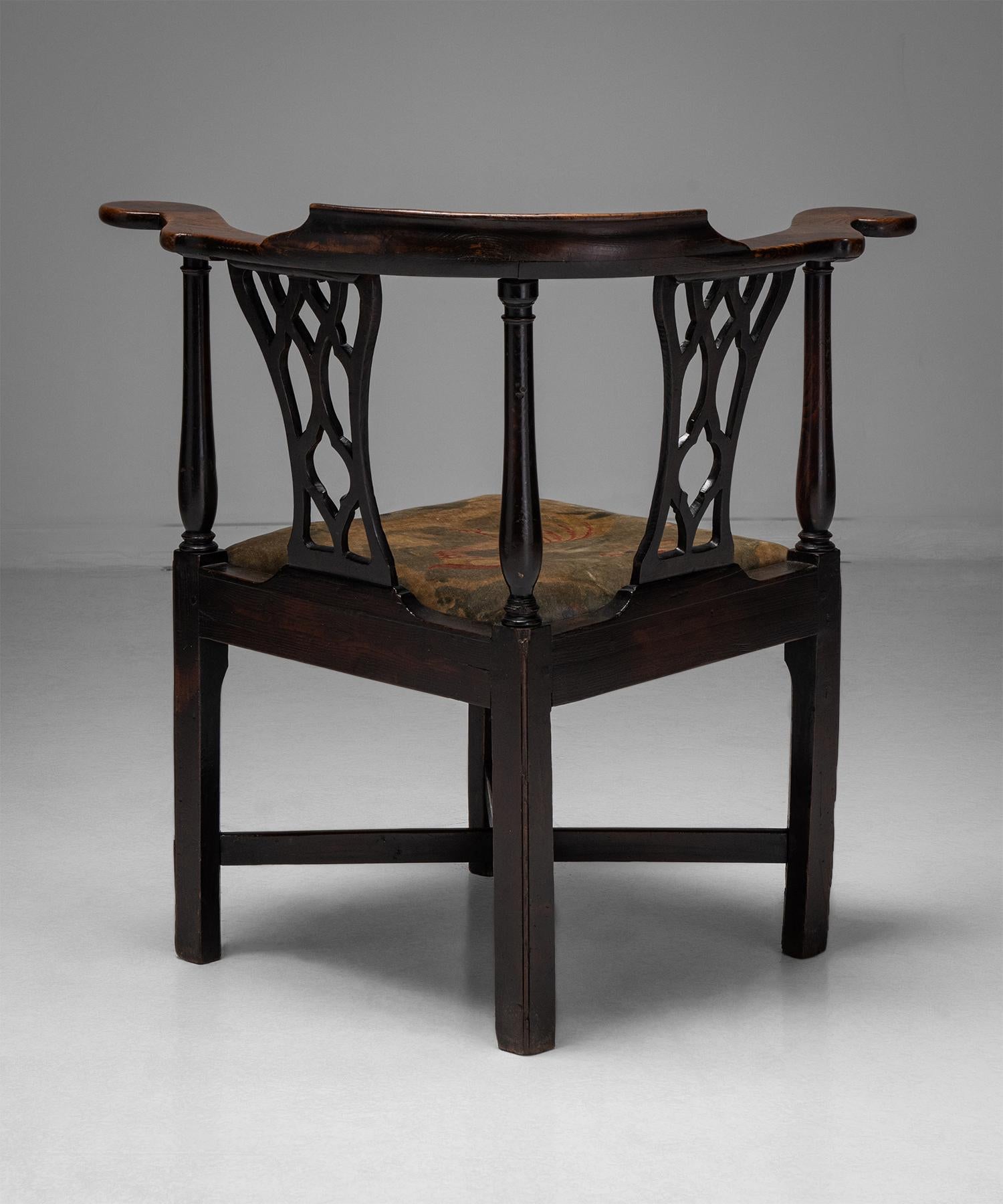 Fretwork Elm Corner Chair, England circa 1780