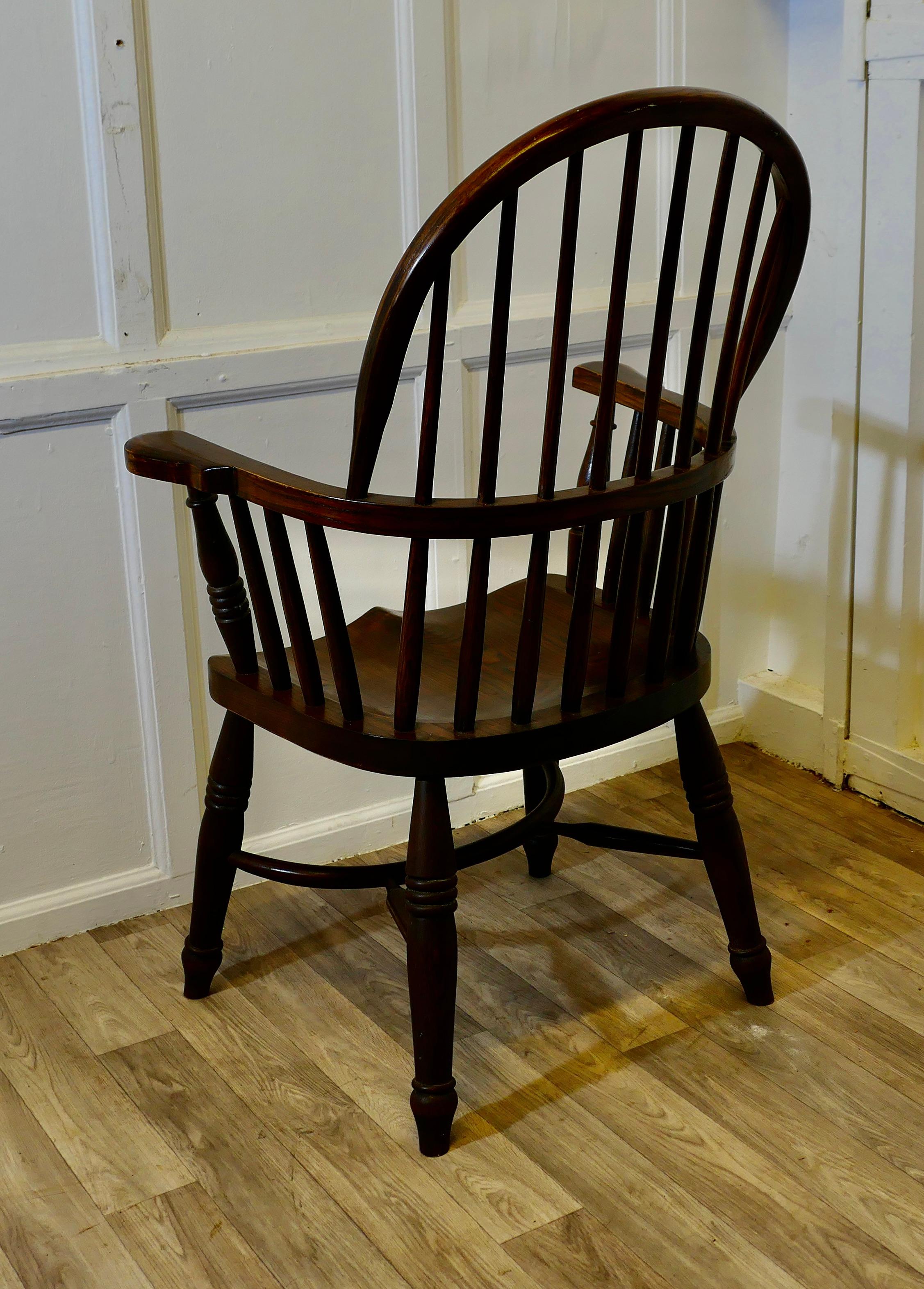 20ième siècle Chaise de sculpteur en orme avec civière à crinoline  Il s'agit d'un chai fabriqué de manière artisanale. en vente