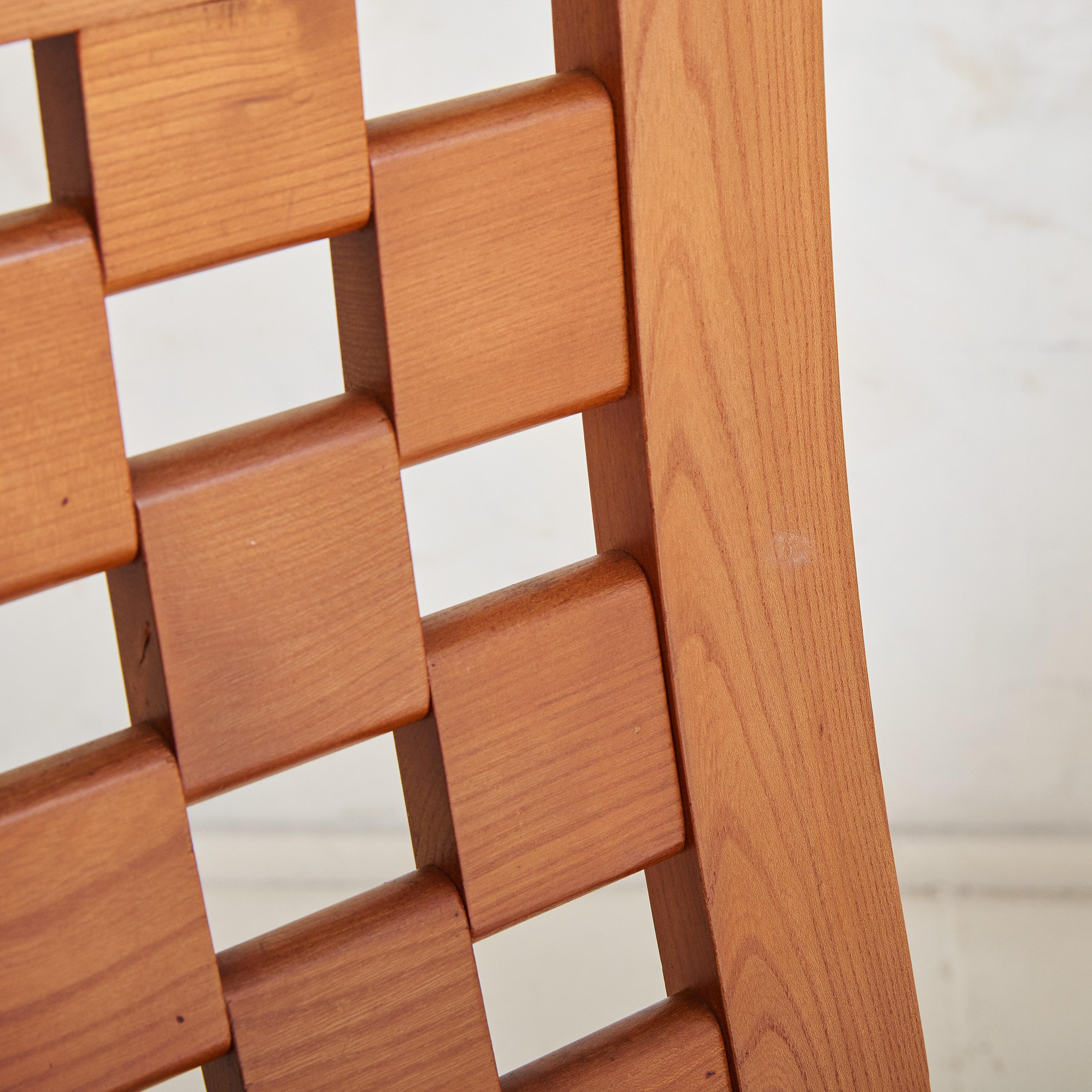 Elm Dining Chair Attributed to Maison Regain, 1970s - 8 Available en venta 2
