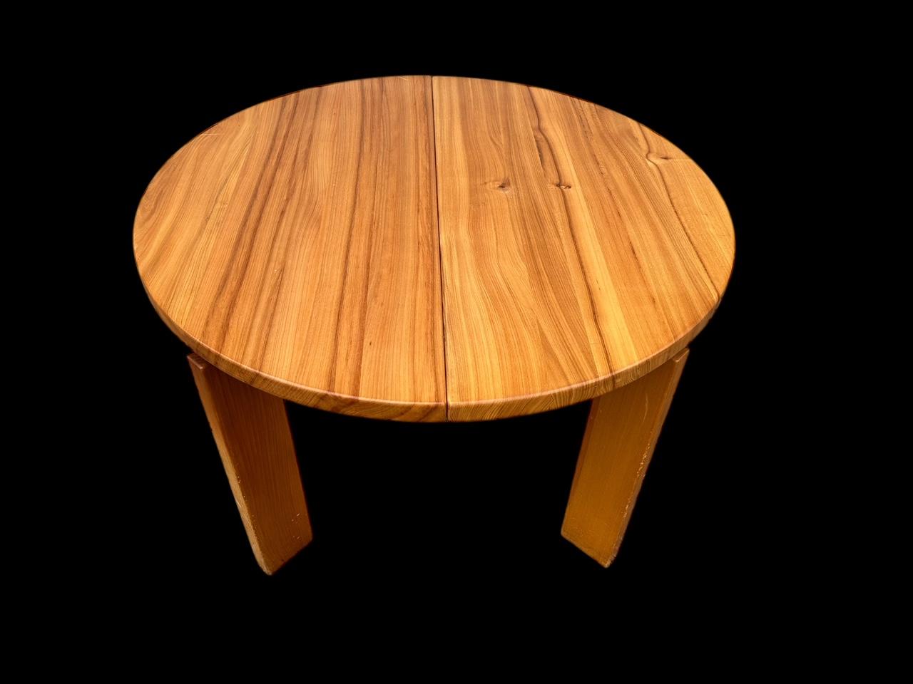 Brutalisme Table de salle à manger en orme par Maison Regain en vente
