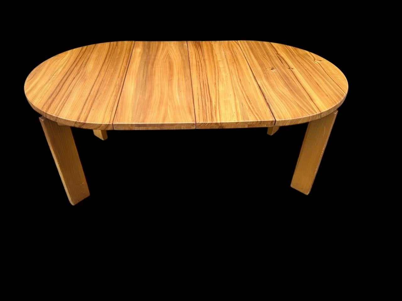 Table de salle à manger en orme par Maison Regain en vente 1