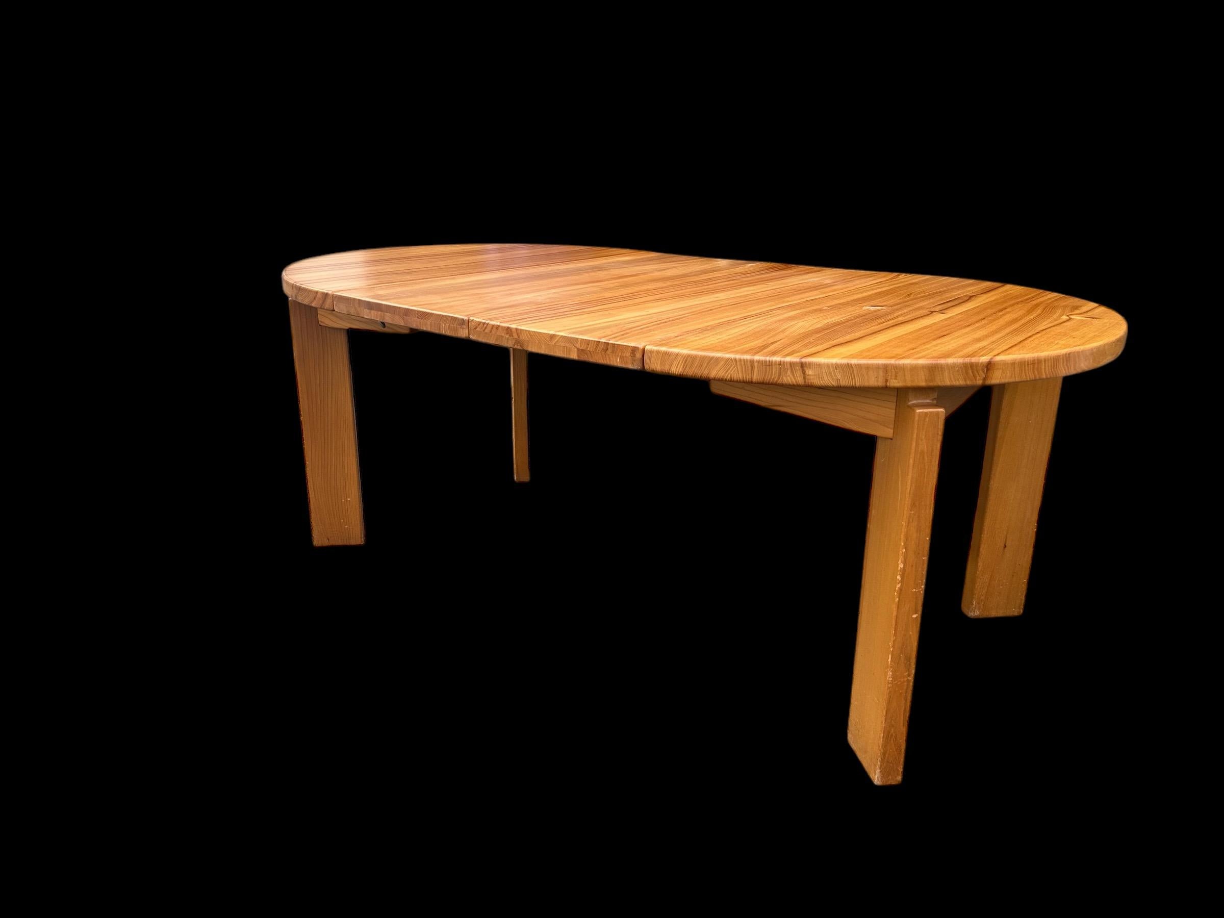 Table de salle à manger en orme par Maison Regain en vente 2