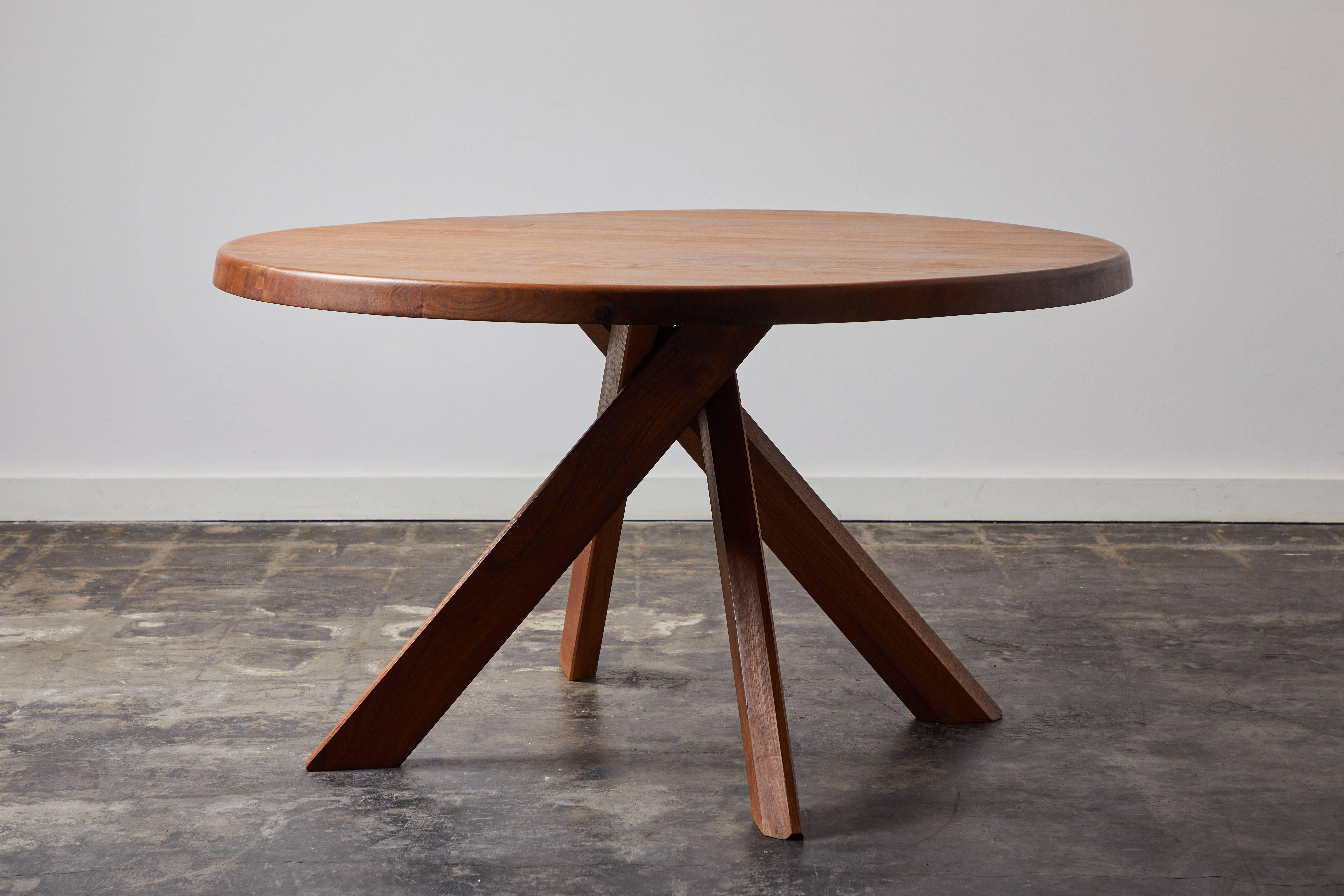 T21 dining table in solid elm wood by Pierre Chapo. Made in France, circa 1968.