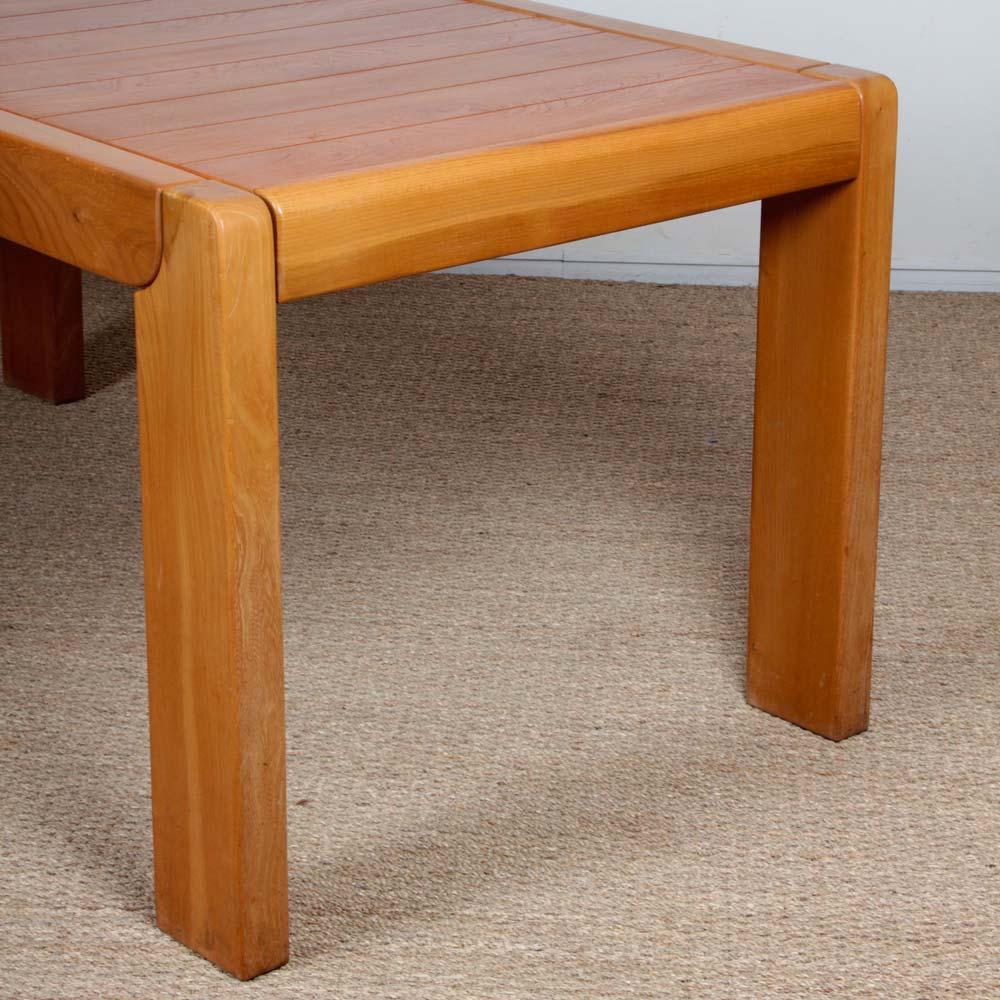 Elm dining table for Maison Regain, 1970s For Sale 1