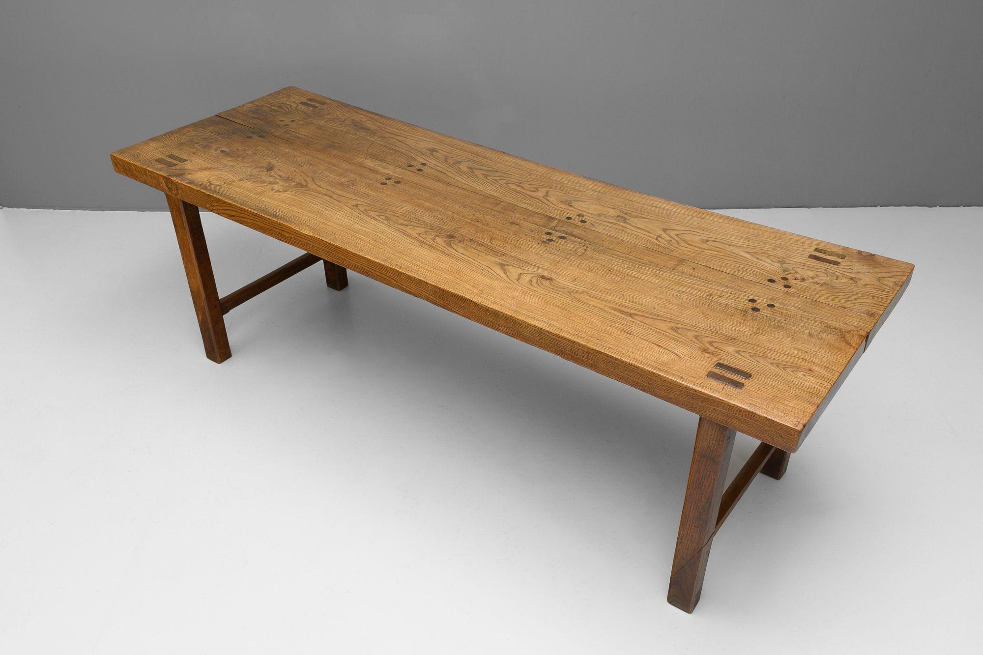 Mesa de granja Elm en Bueno estado para la venta en London, England
