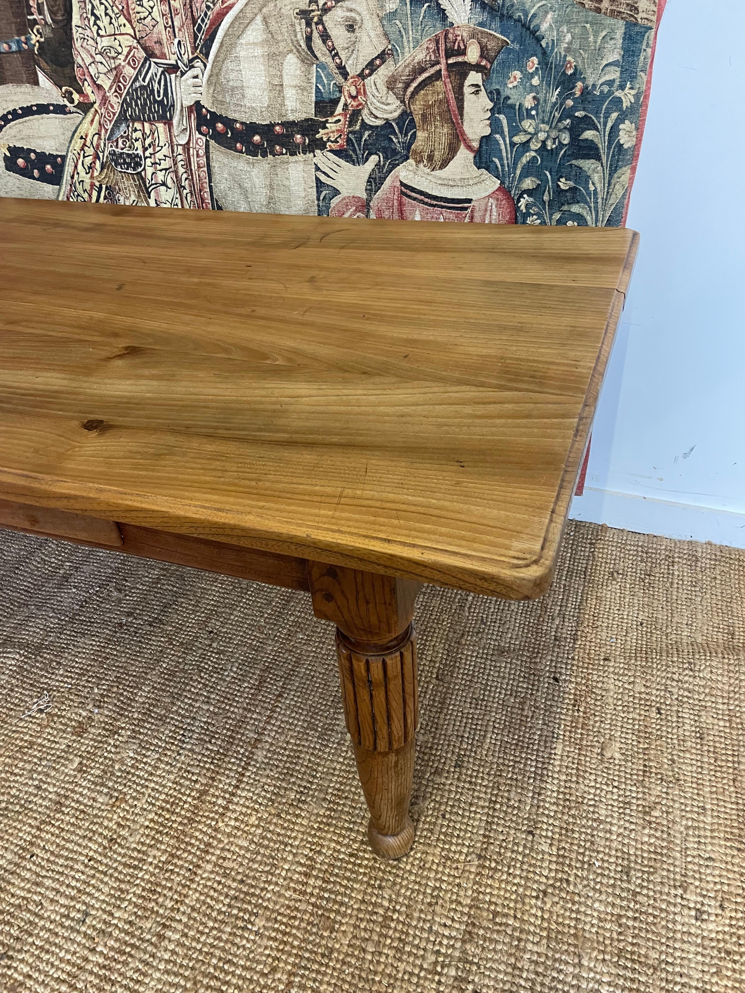 Table de ferme française en orme Bon état - En vente à Budleigh Salterton, GB